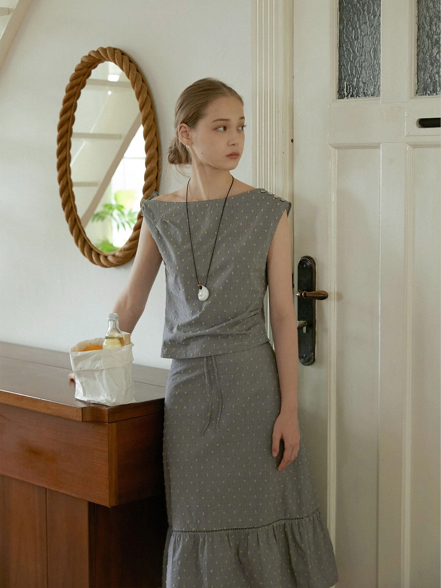 Asymmetric Dot Top