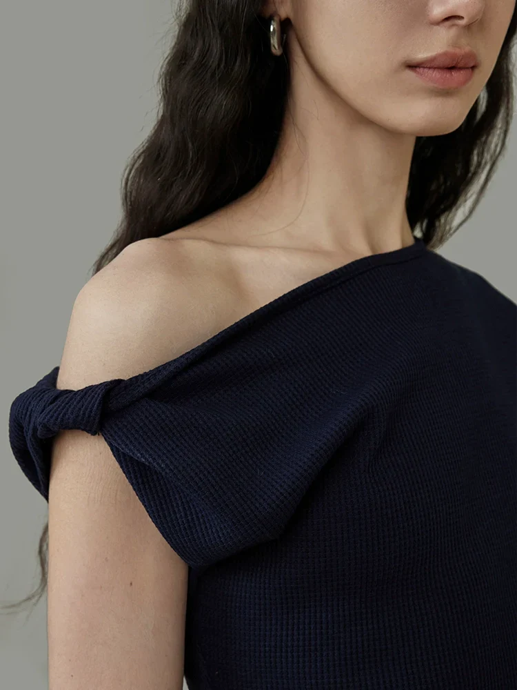 Asymmetrical Off-Shoulder T-Shirt - Image 4