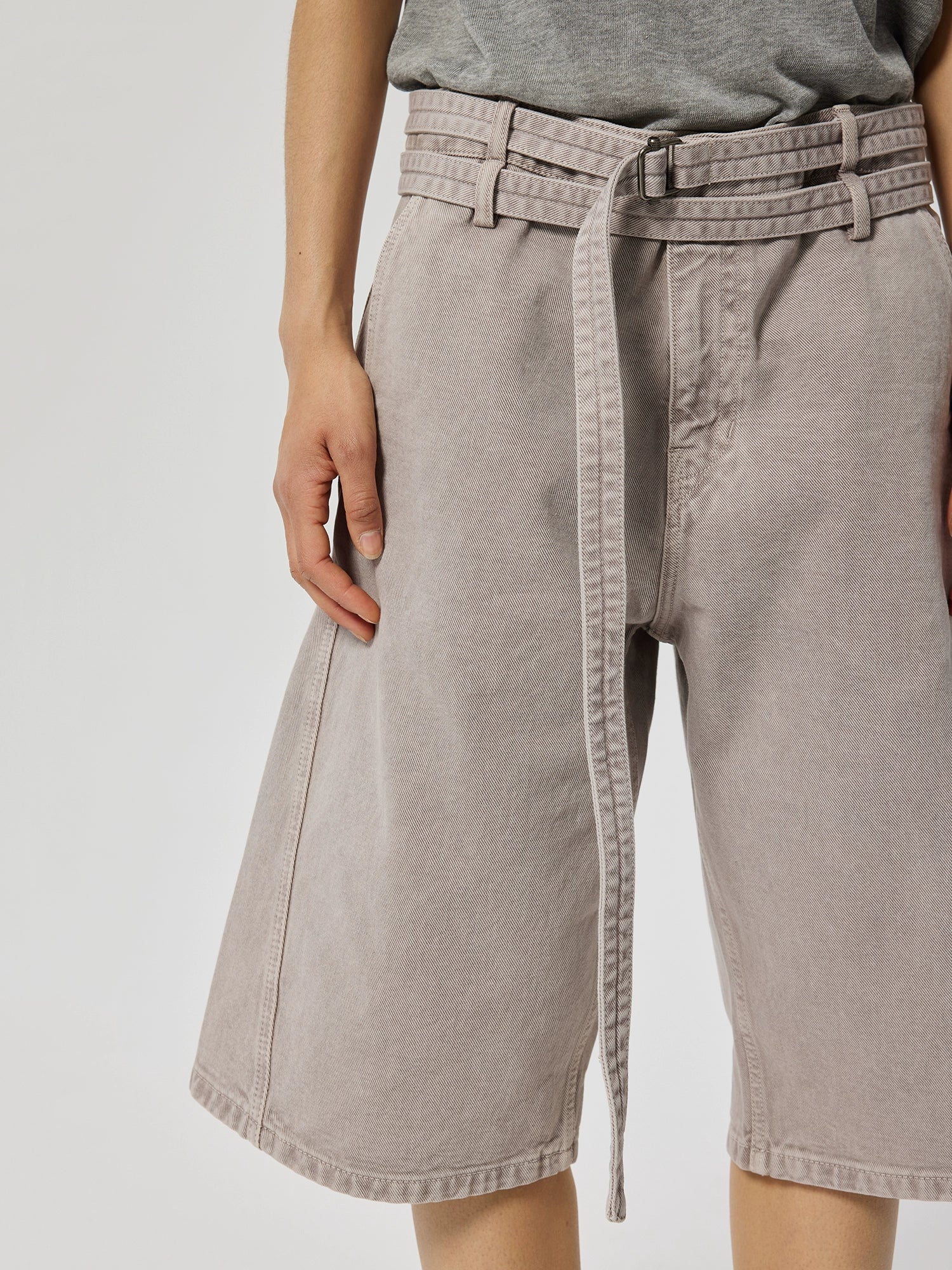 Belted Wide-Leg Bermuda Shorts - Image 5