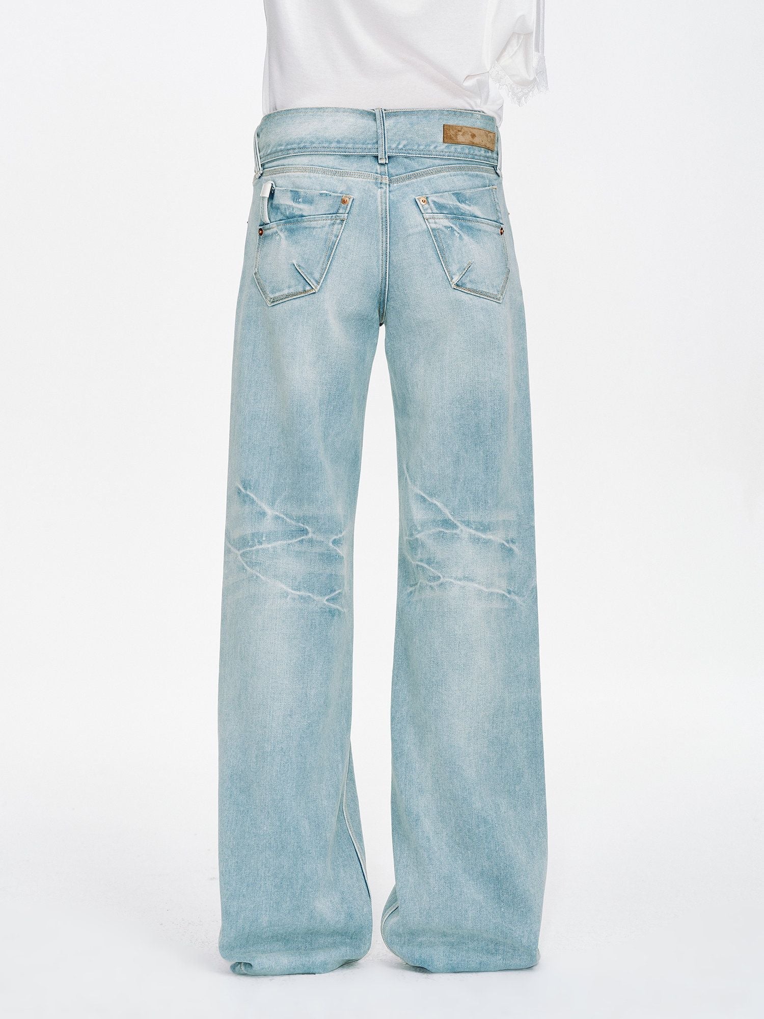 Belted Wide-Leg Jeans - Image 4