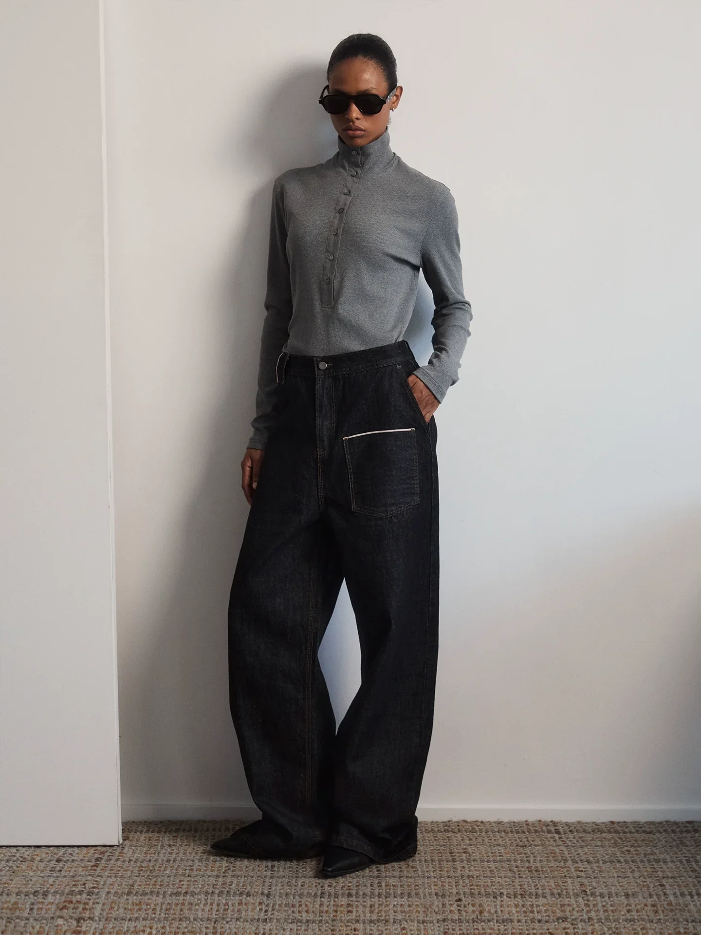 Black Selvedge Single-Pocket Wide-Leg Jeans - Image 4
