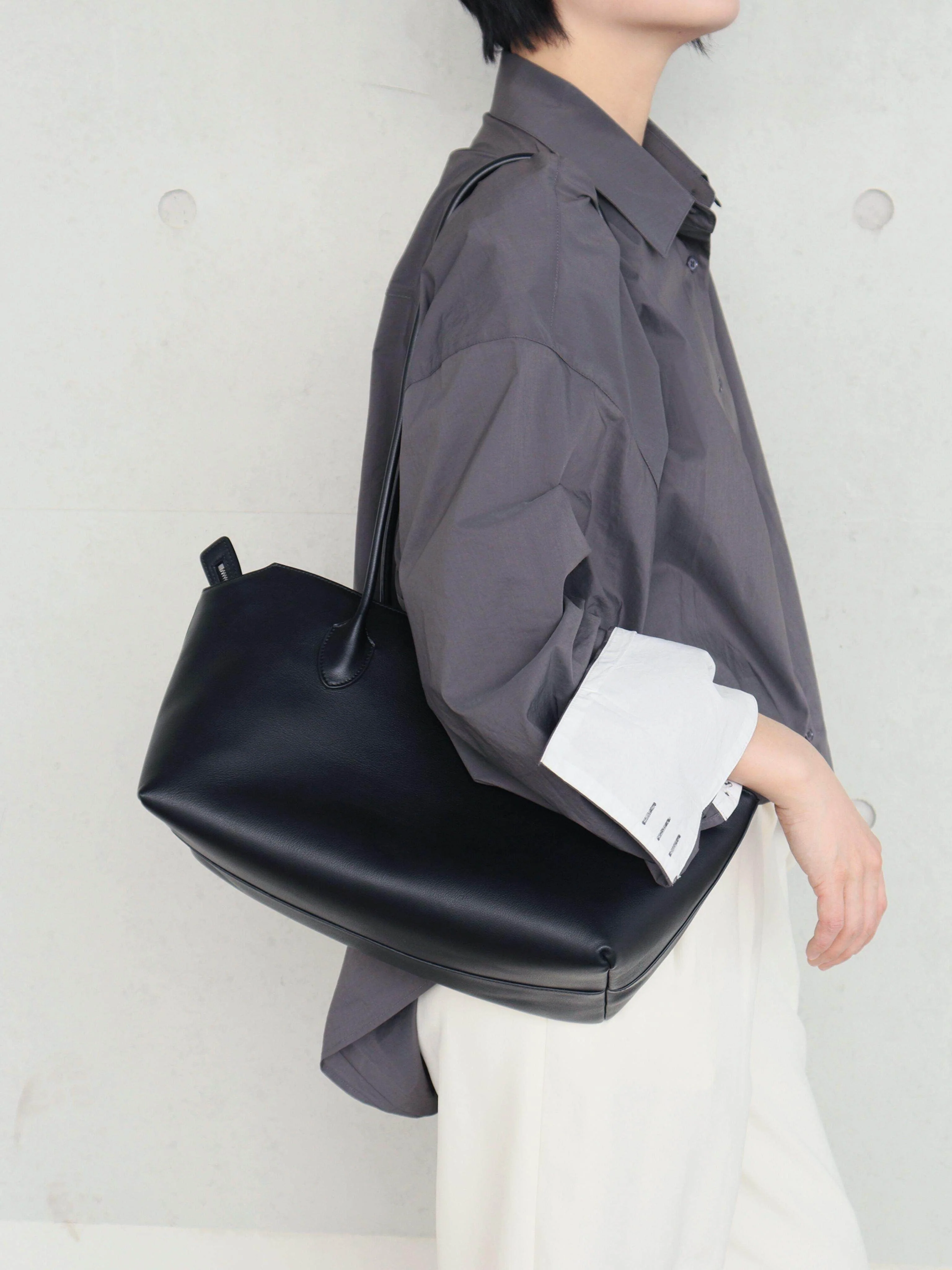 Black Top Grain Leather Shoulder Tote - Image 3