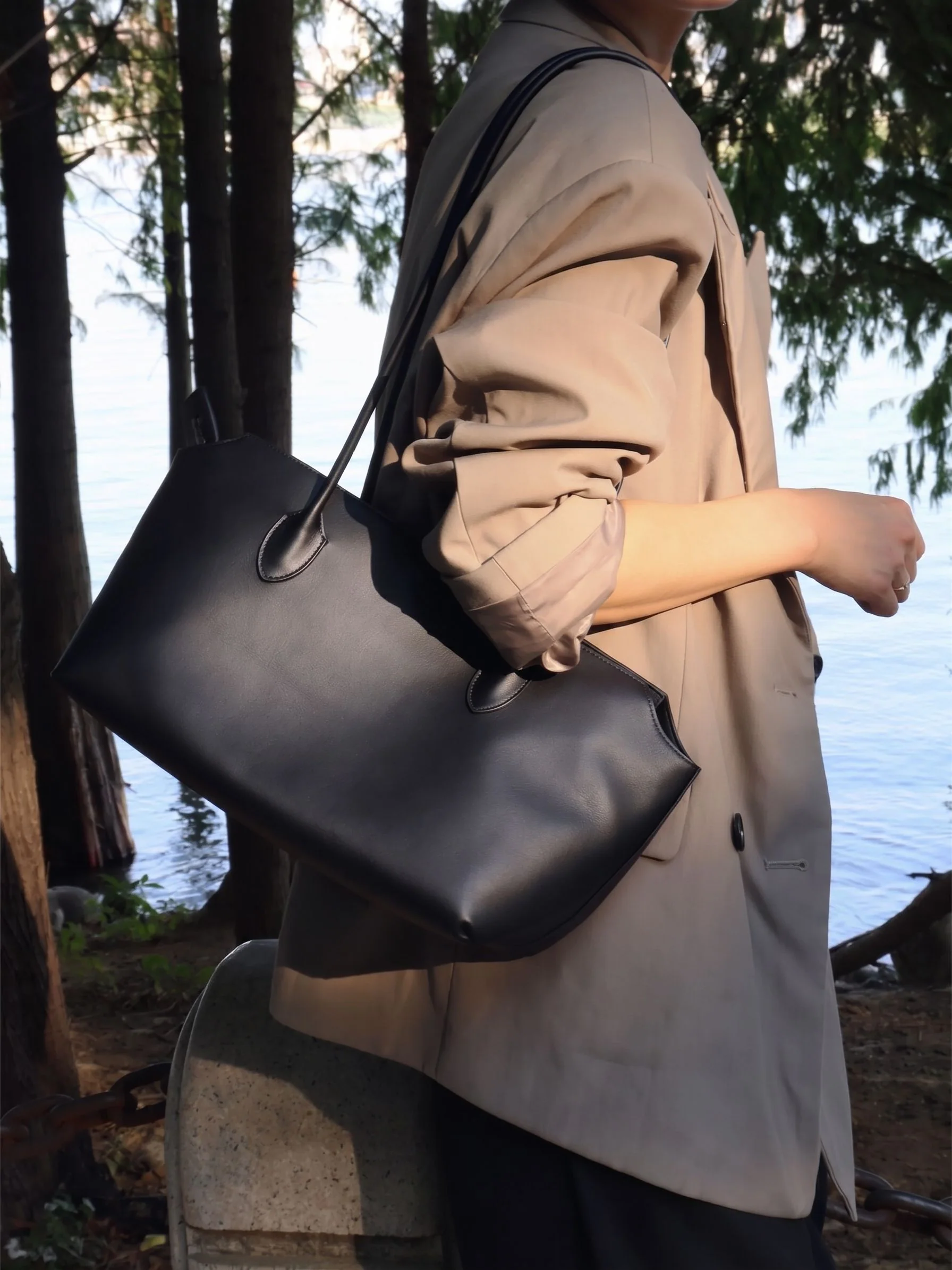 Black Top Grain Leather Shoulder Tote - Image 4