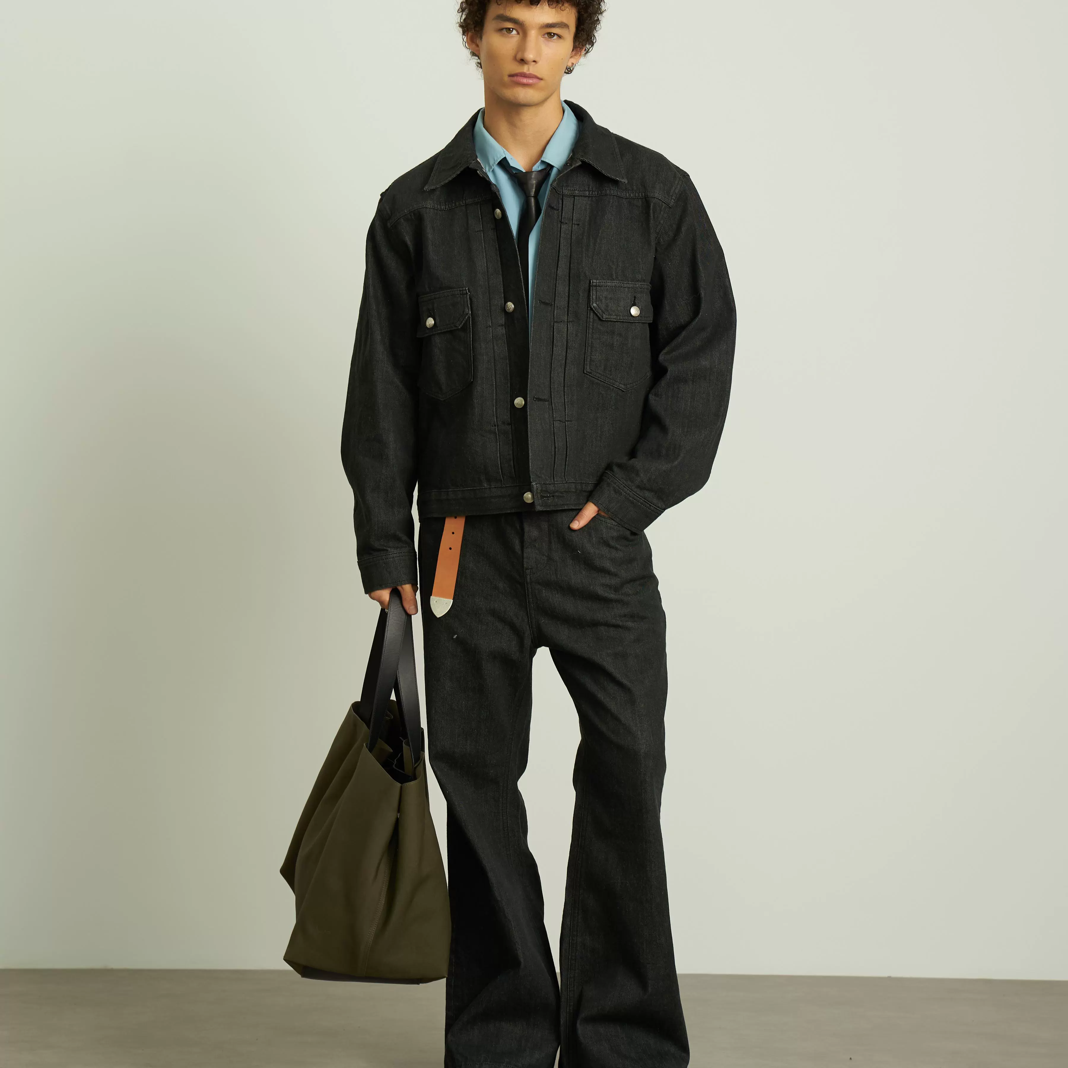 Black Wide-Leg Jeans - Image 2
