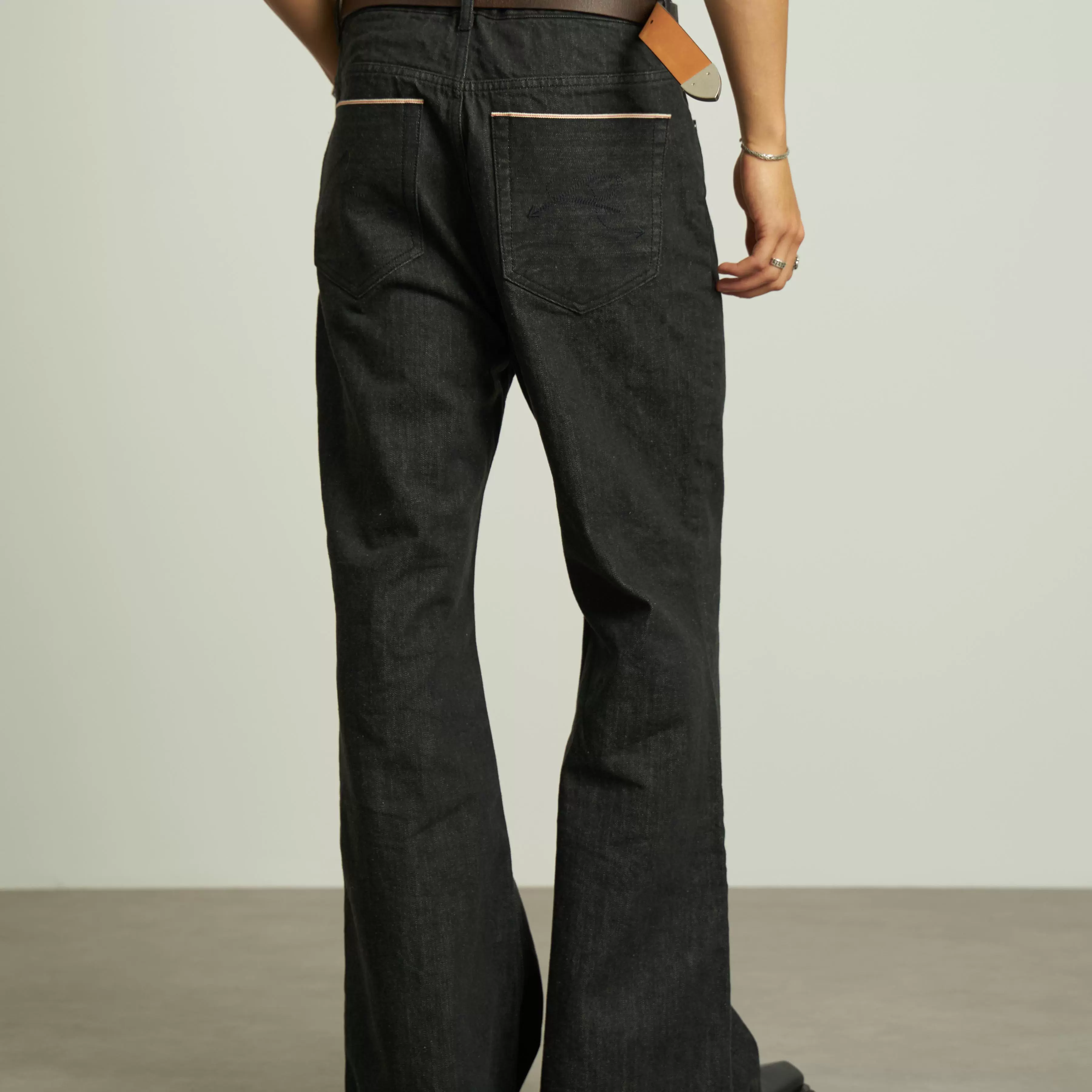 Black Wide-Leg Jeans - Image 3