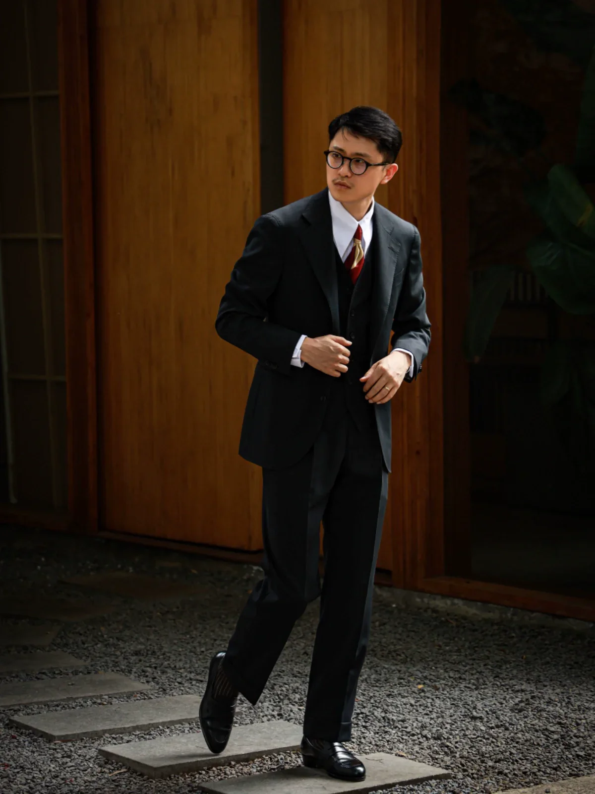 Black Wool Single-Breasted Blazer - Image 2