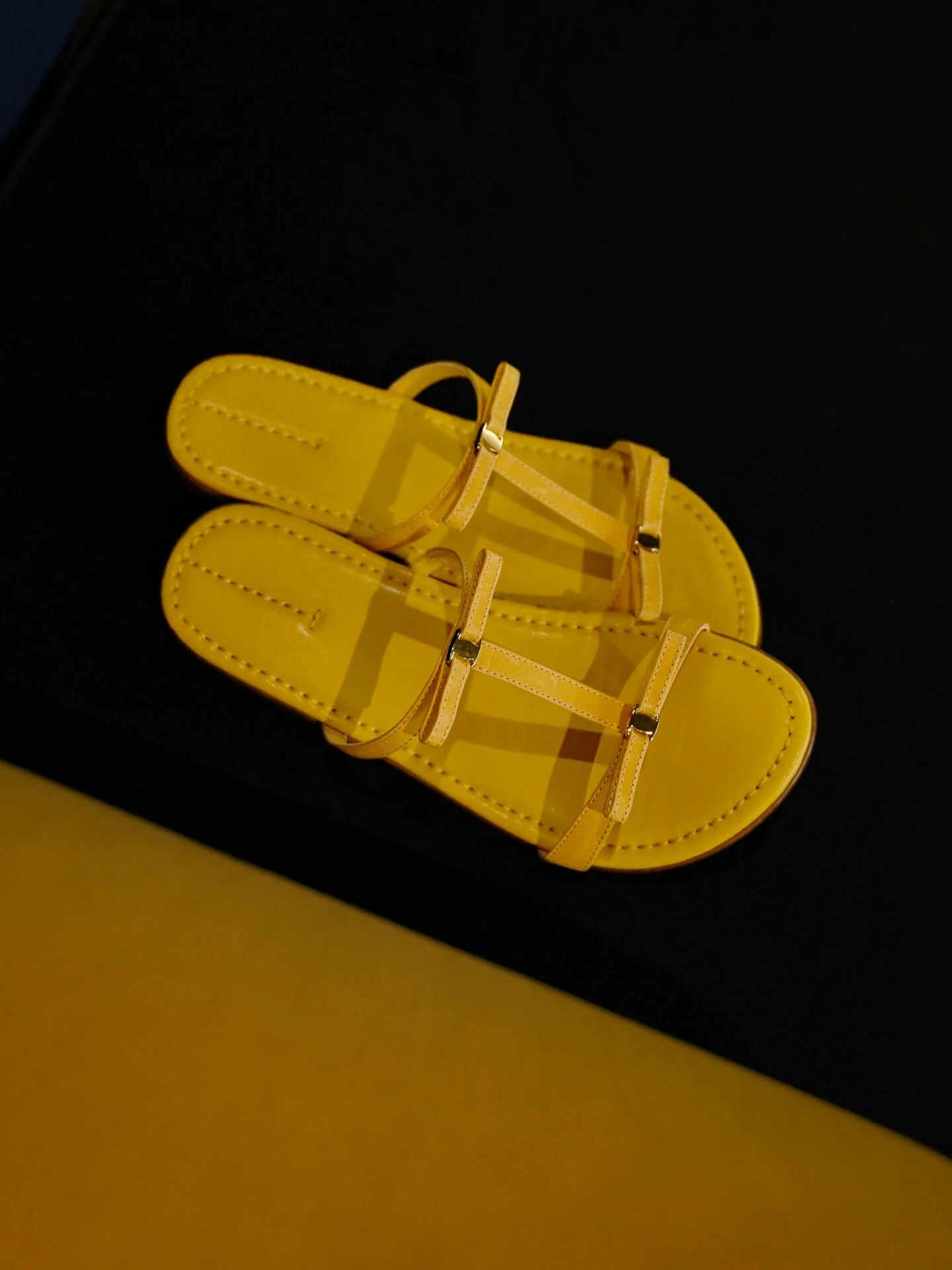 Bow T-Strap Slides