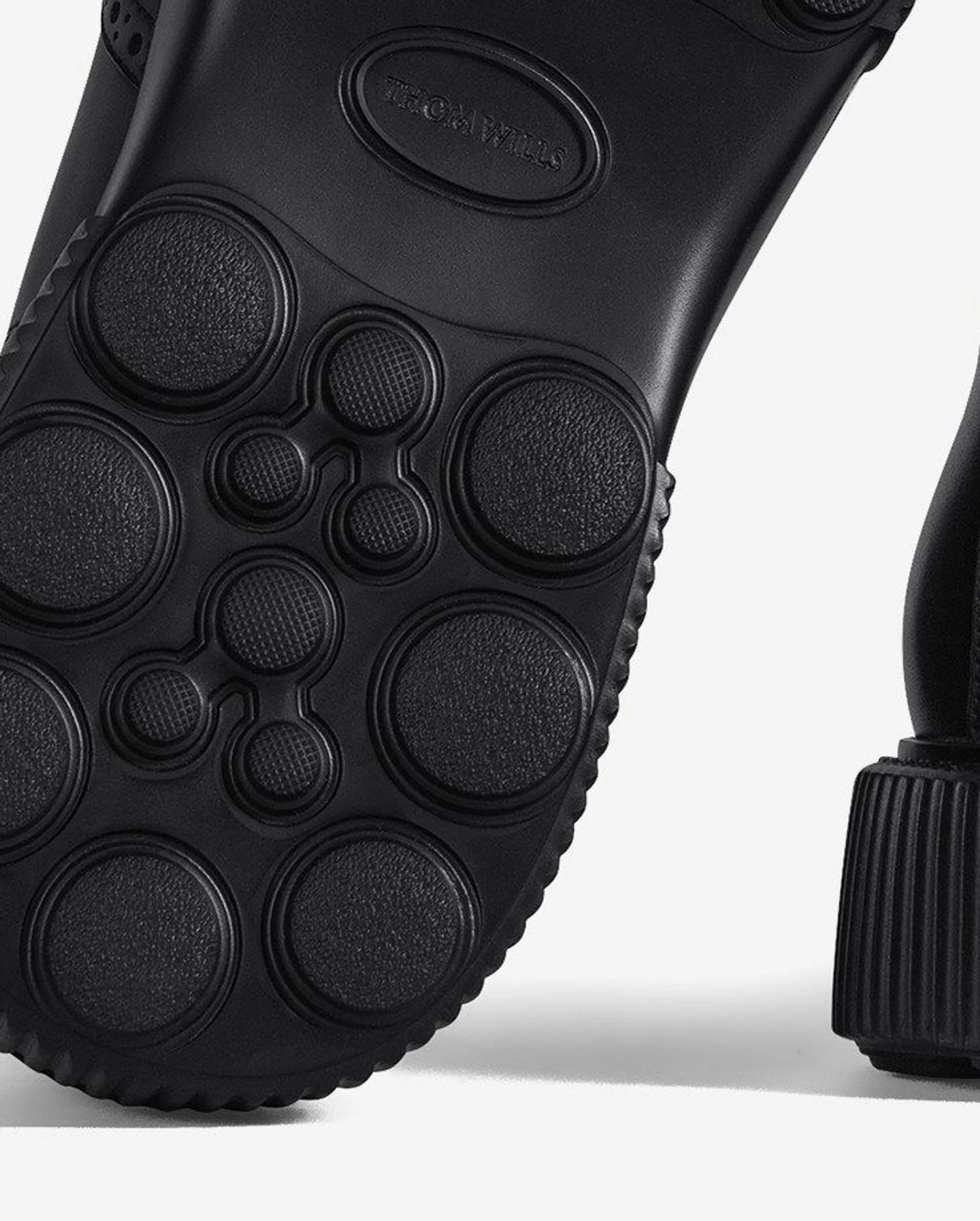 Brogue Chelsea Lift Boot - Image 4