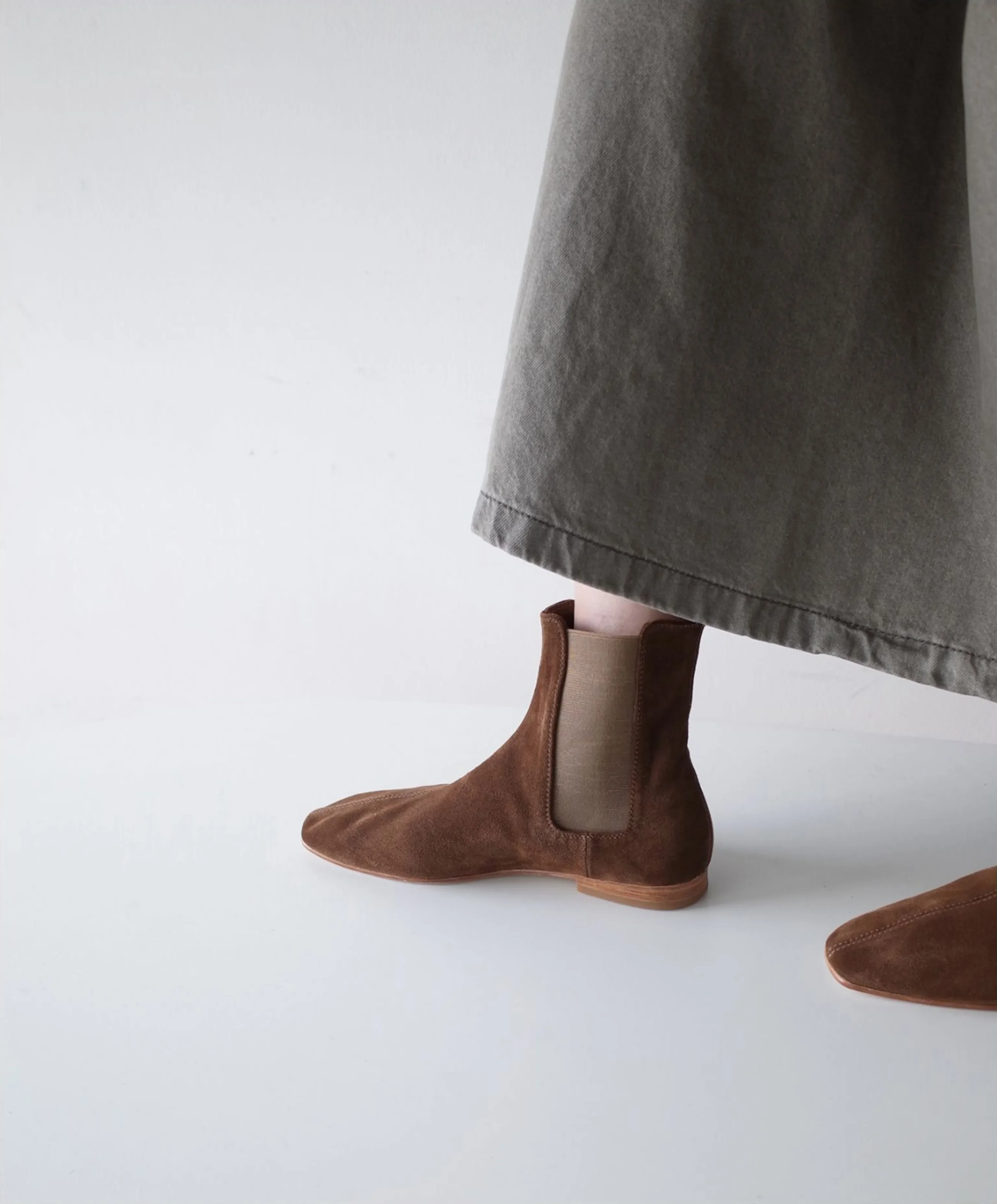 Brown Suede Chelsea Boots - Image 4