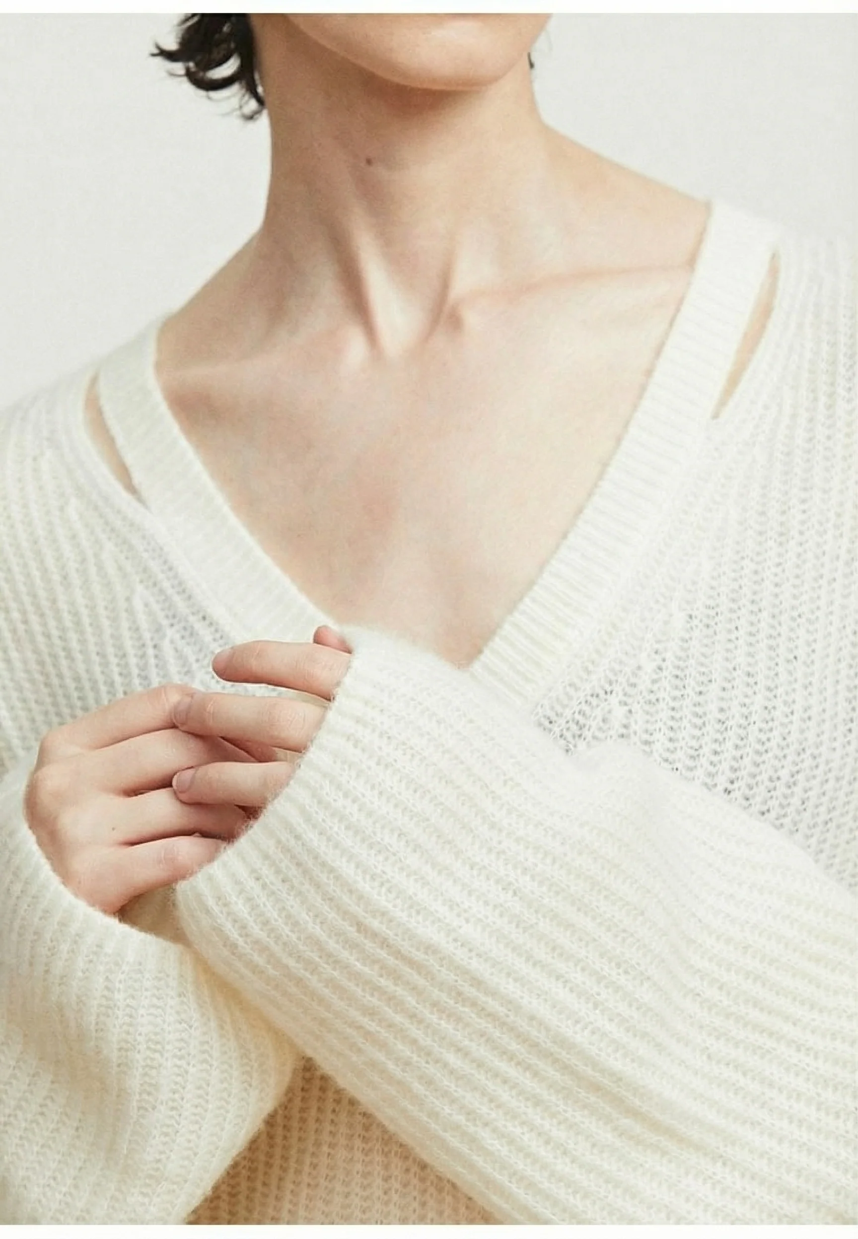 Brushed Merino Rib V-neck Sweater - Image 7