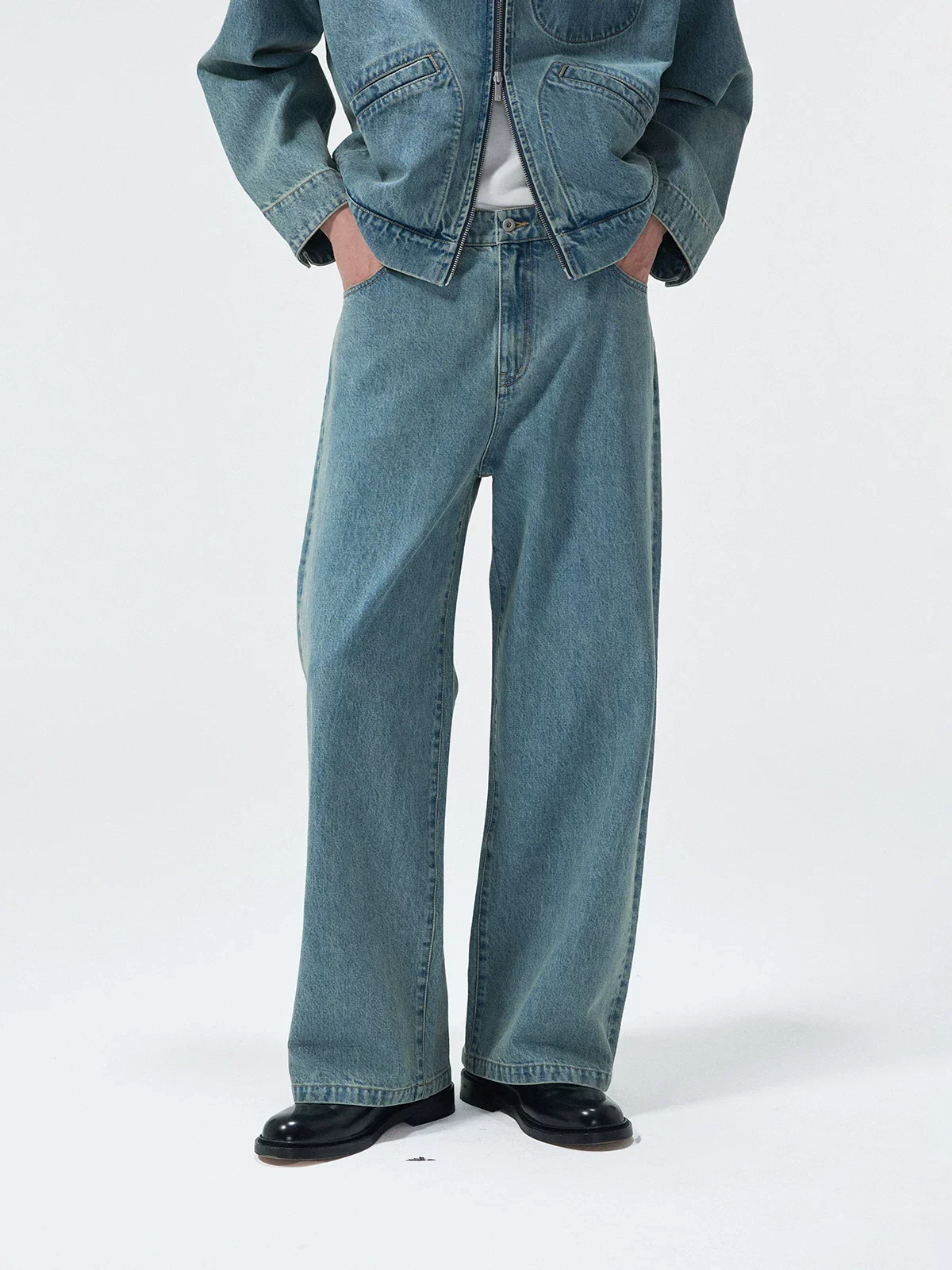 Buckle-Waist Wide Jeans - Image 4