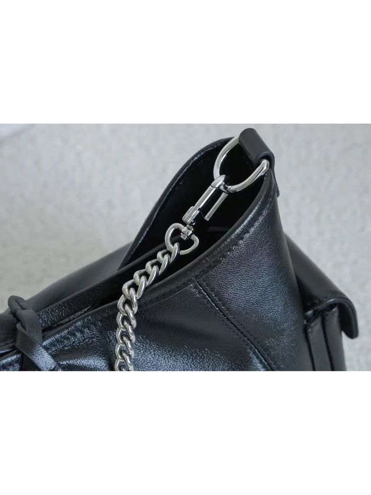 Chain Shoulder Bag - Image 3