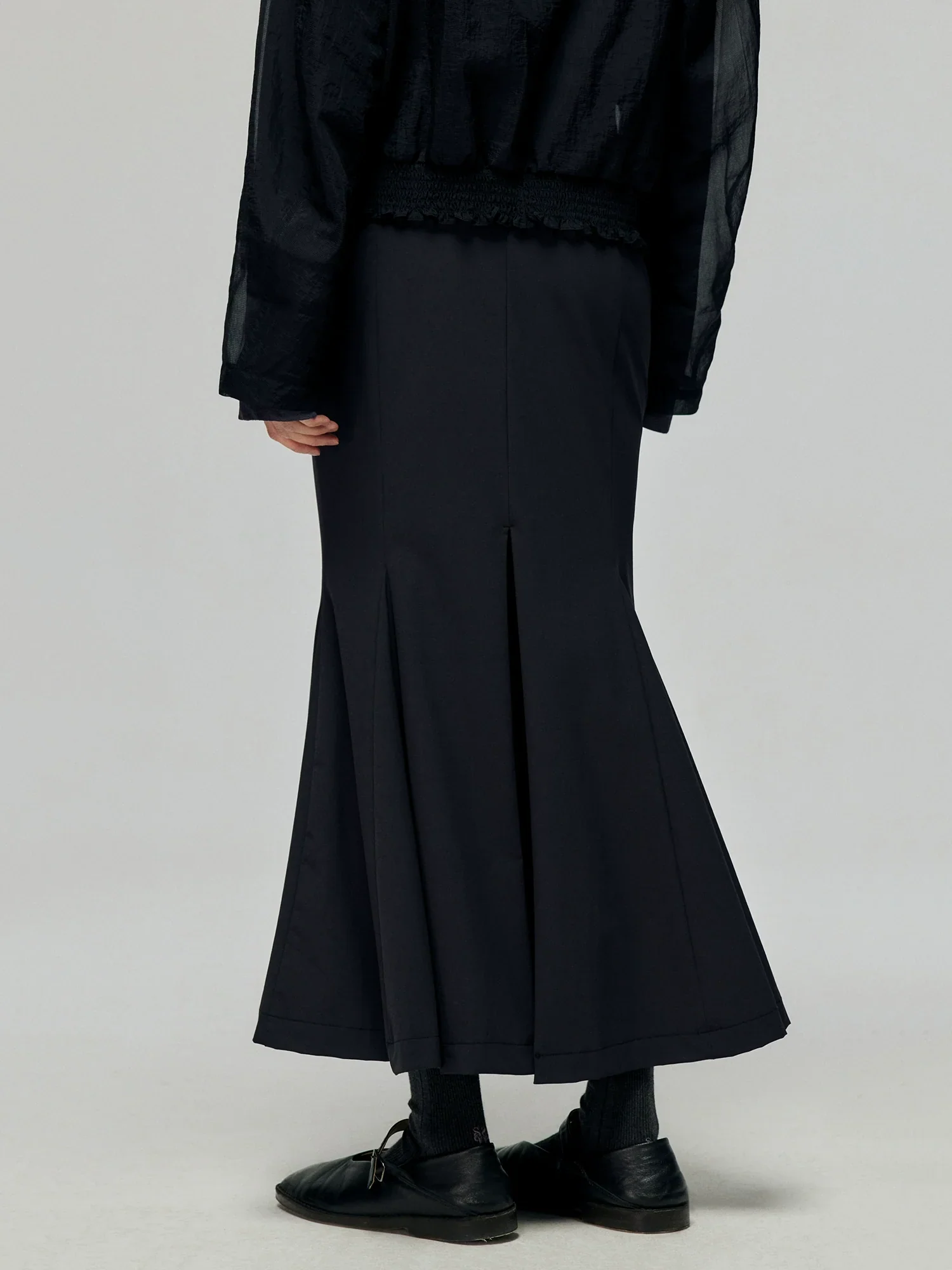 Charcoal Black Fishtail Skirt - Image 4