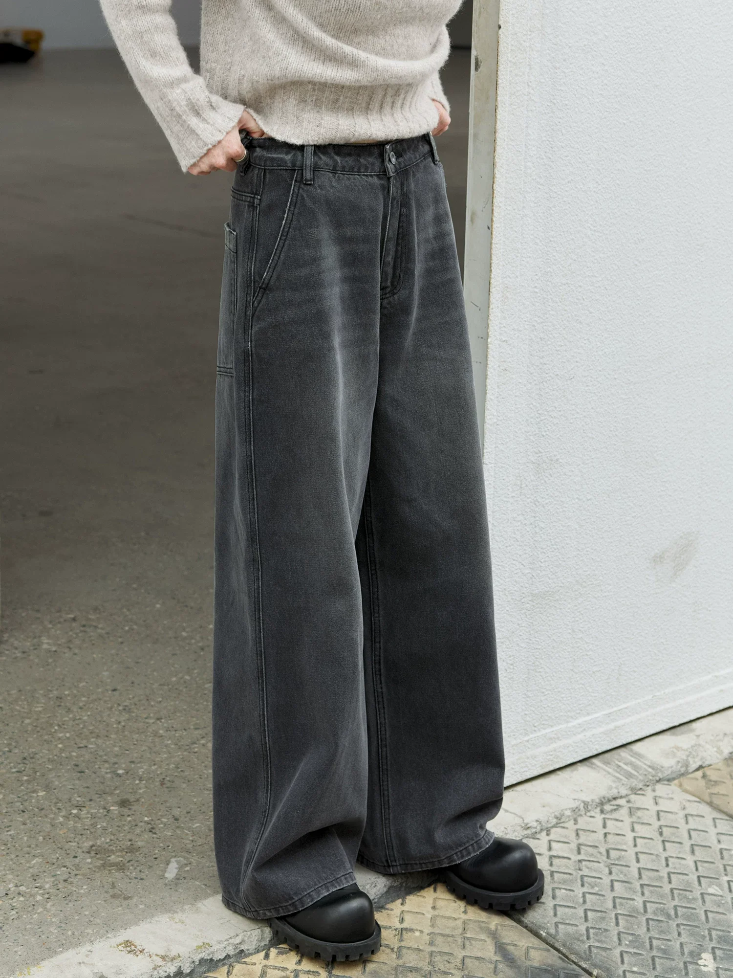 Charcoal High-Rise Wide-Leg Jeans - Image 2