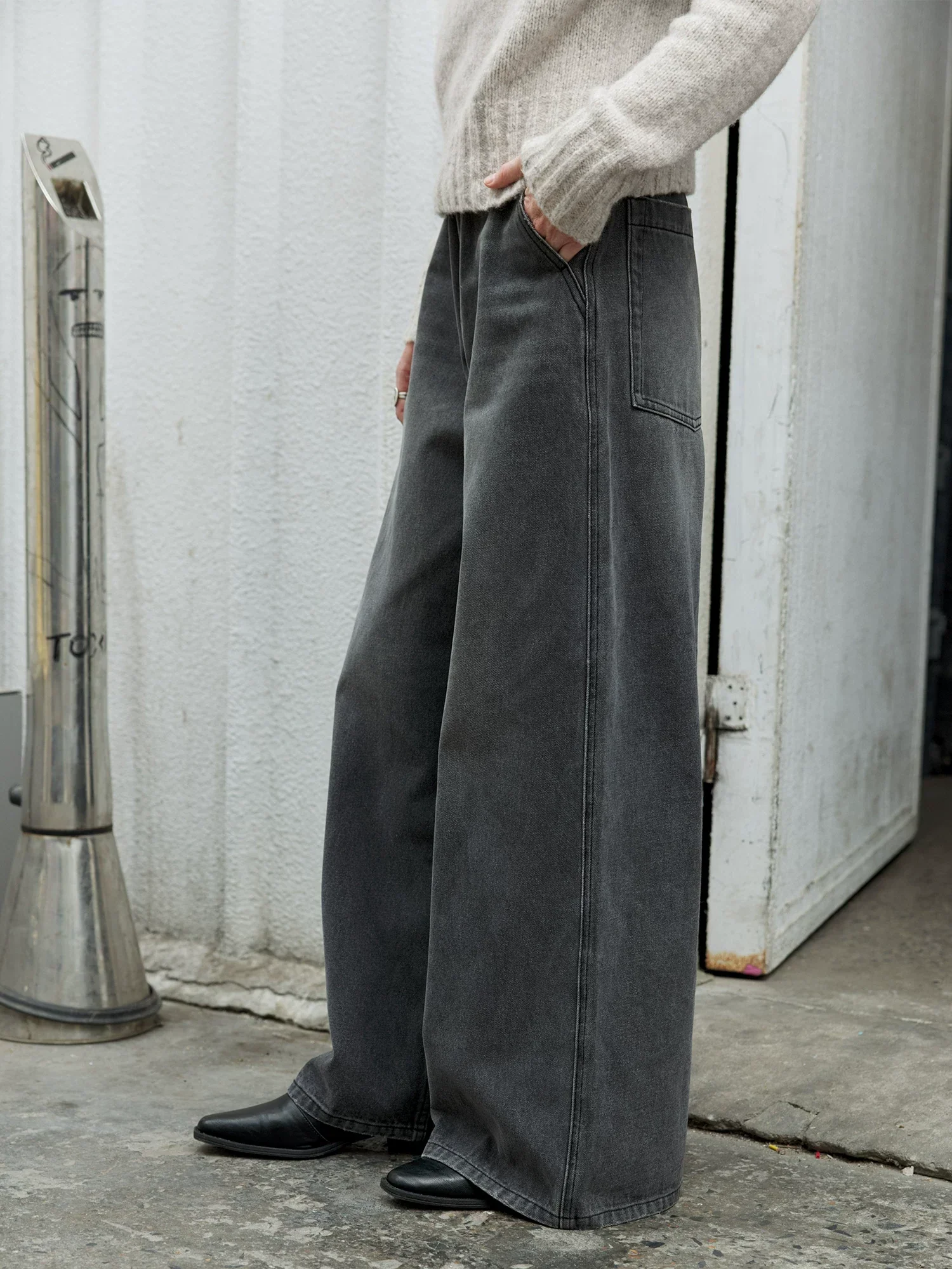 Charcoal High-Rise Wide-Leg Jeans - Image 4