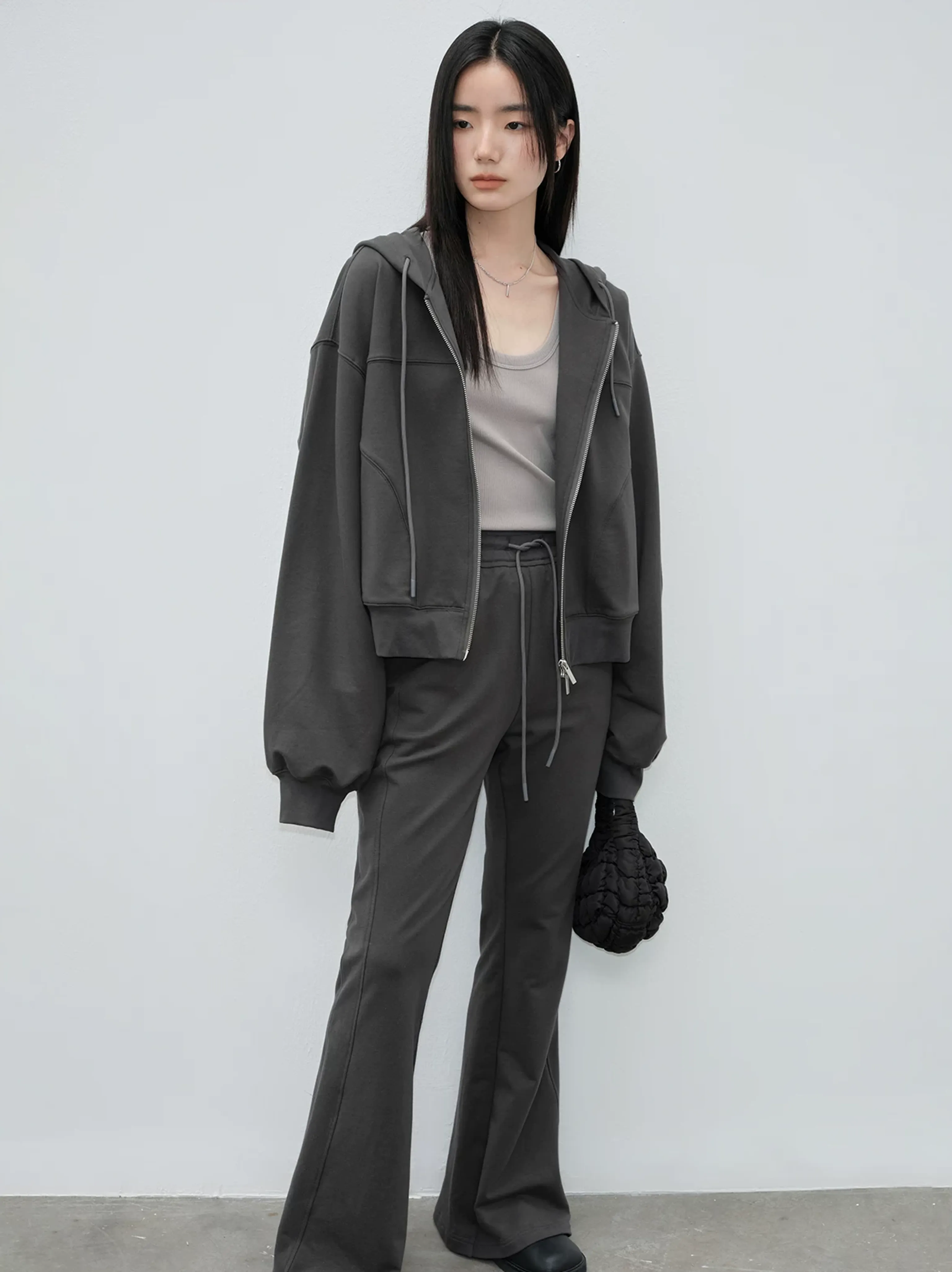 Chic Dual-Tone Hoodie and Flared Pants Set - Image 3