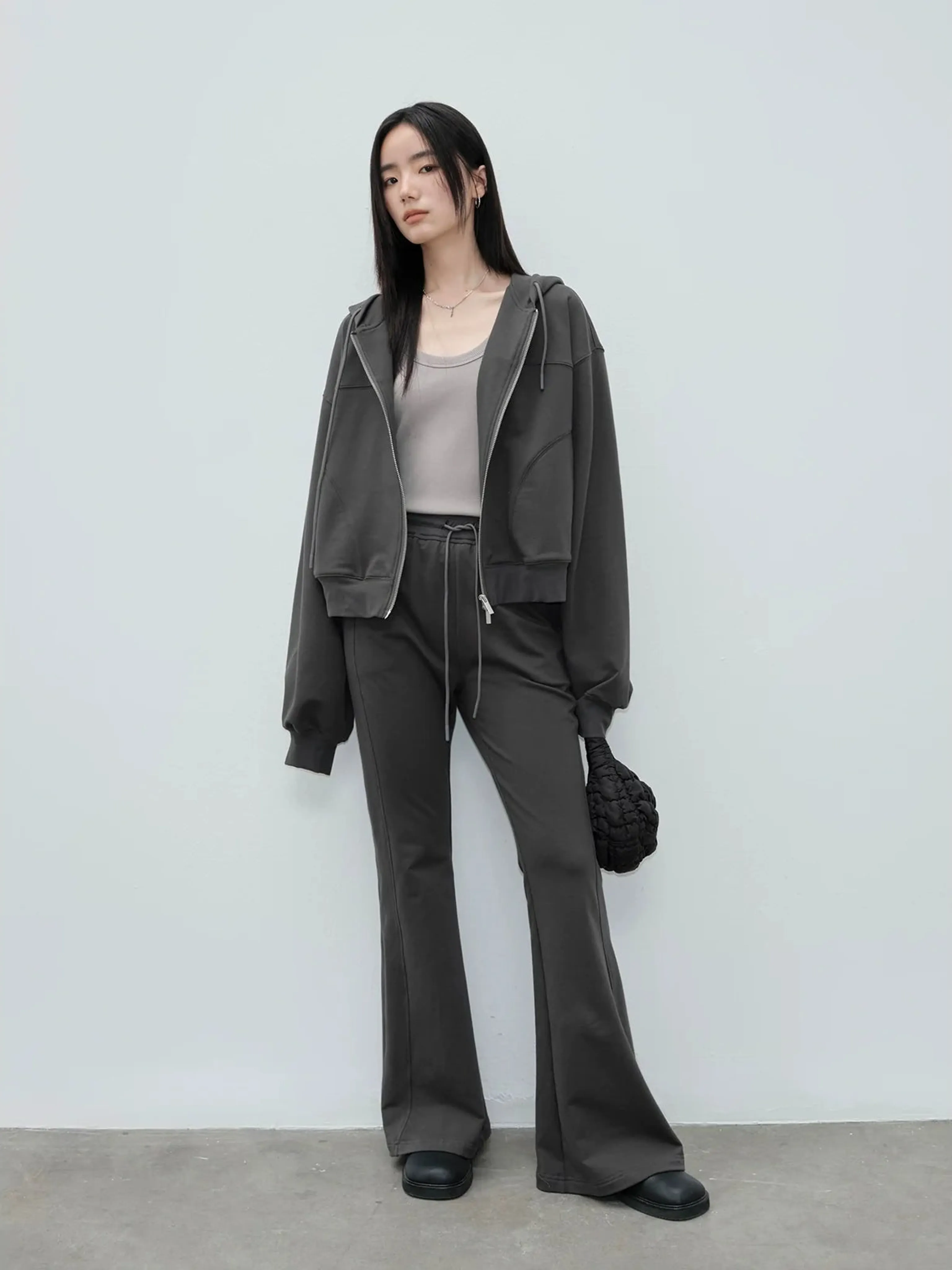 Chic Dual-Tone Hoodie and Flared Pants Set - Image 4