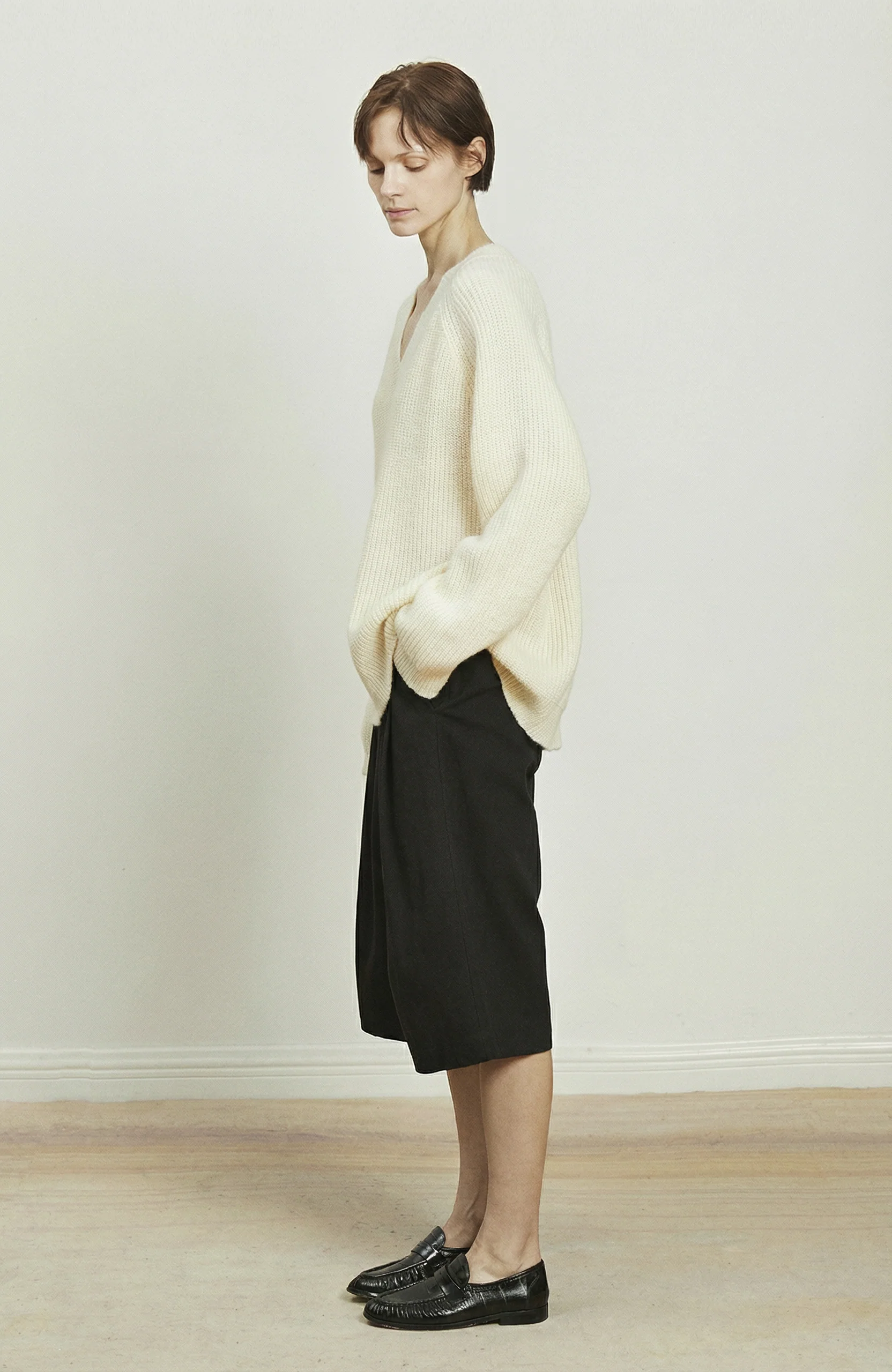 Chunky Rib V-neck Sweater - Image 5