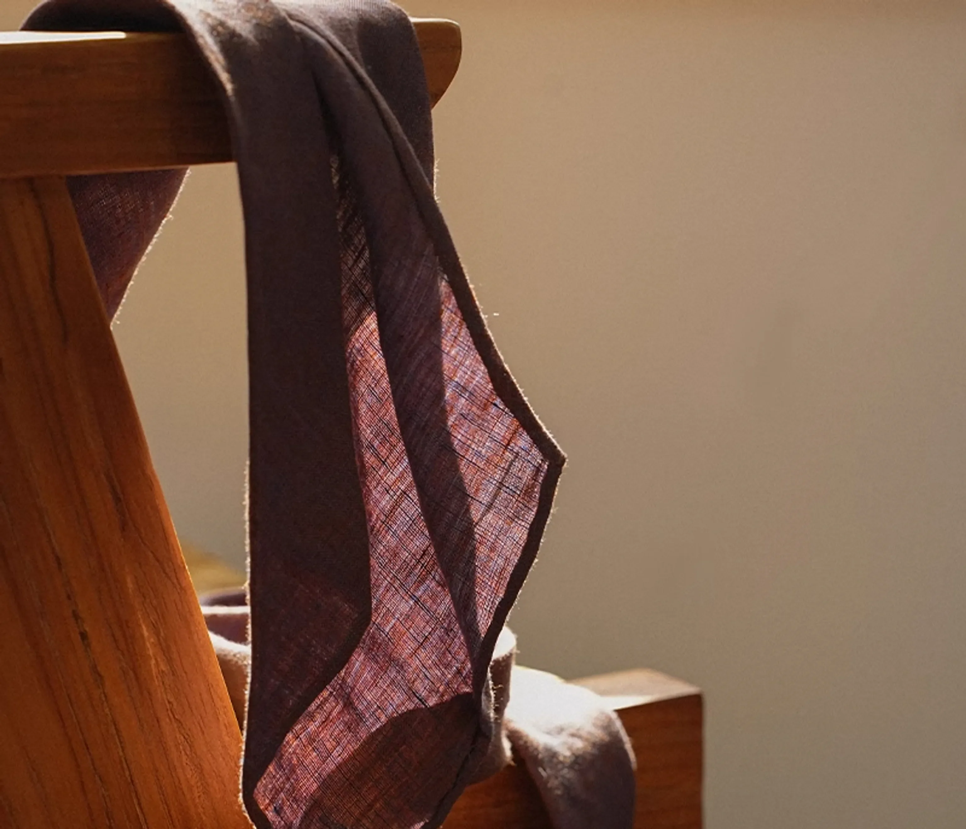 Classic Linen Necktie - Image 2