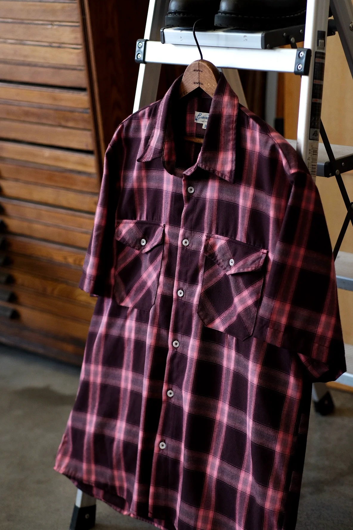 Classic Plaid Short-Sleeve Shirt - Image 2