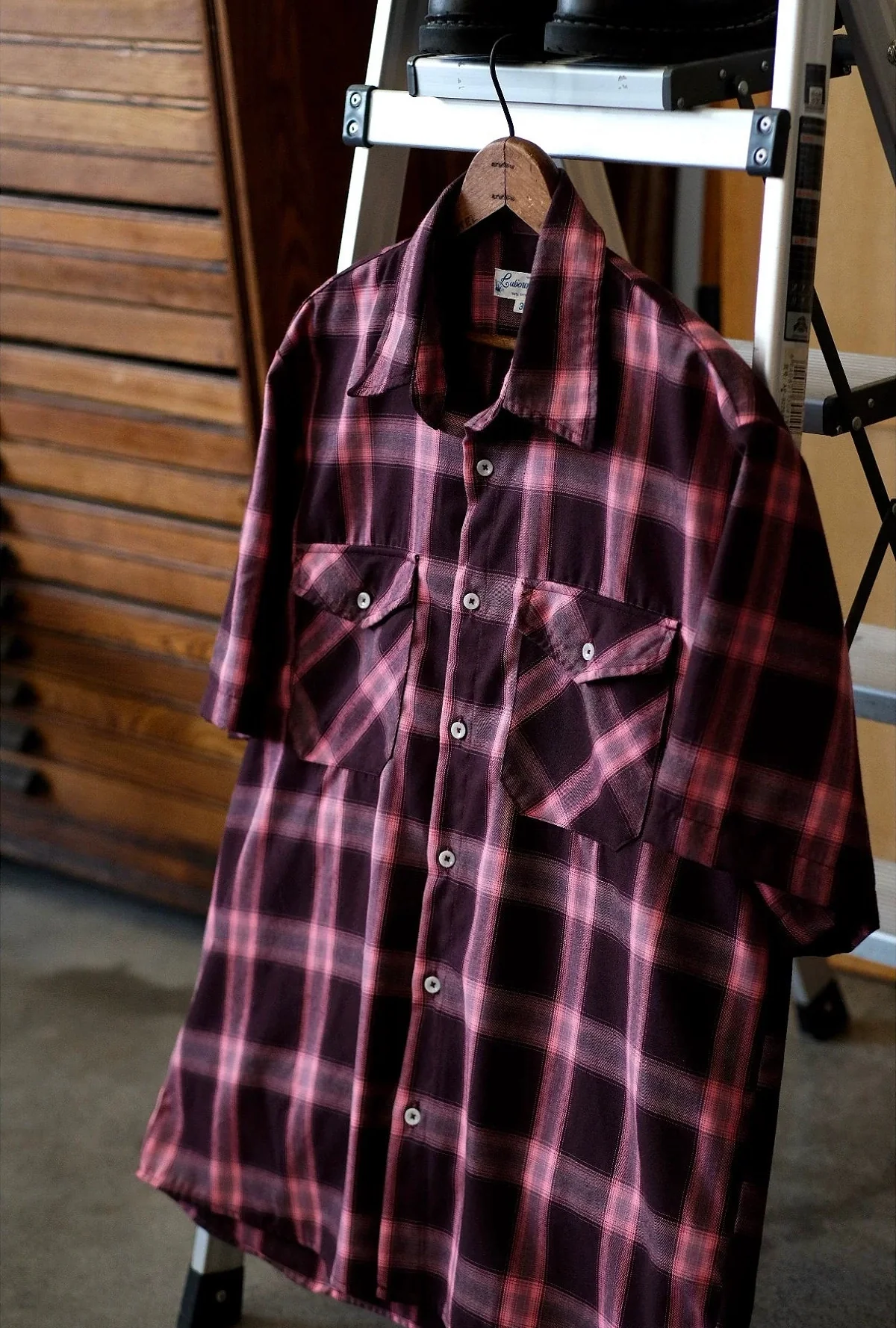 Classic Plaid Short-Sleeve Shirt - Image 4