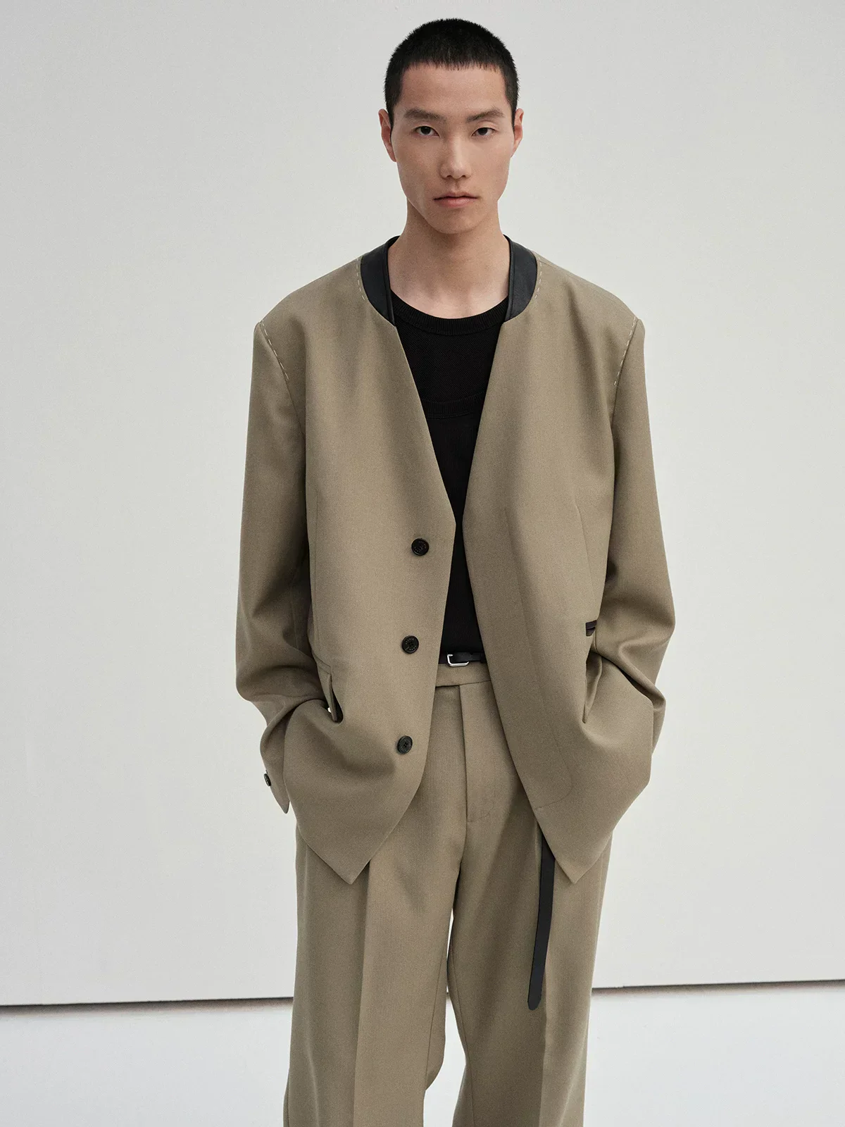 Collarless Merino Wool Blazer - Image 3