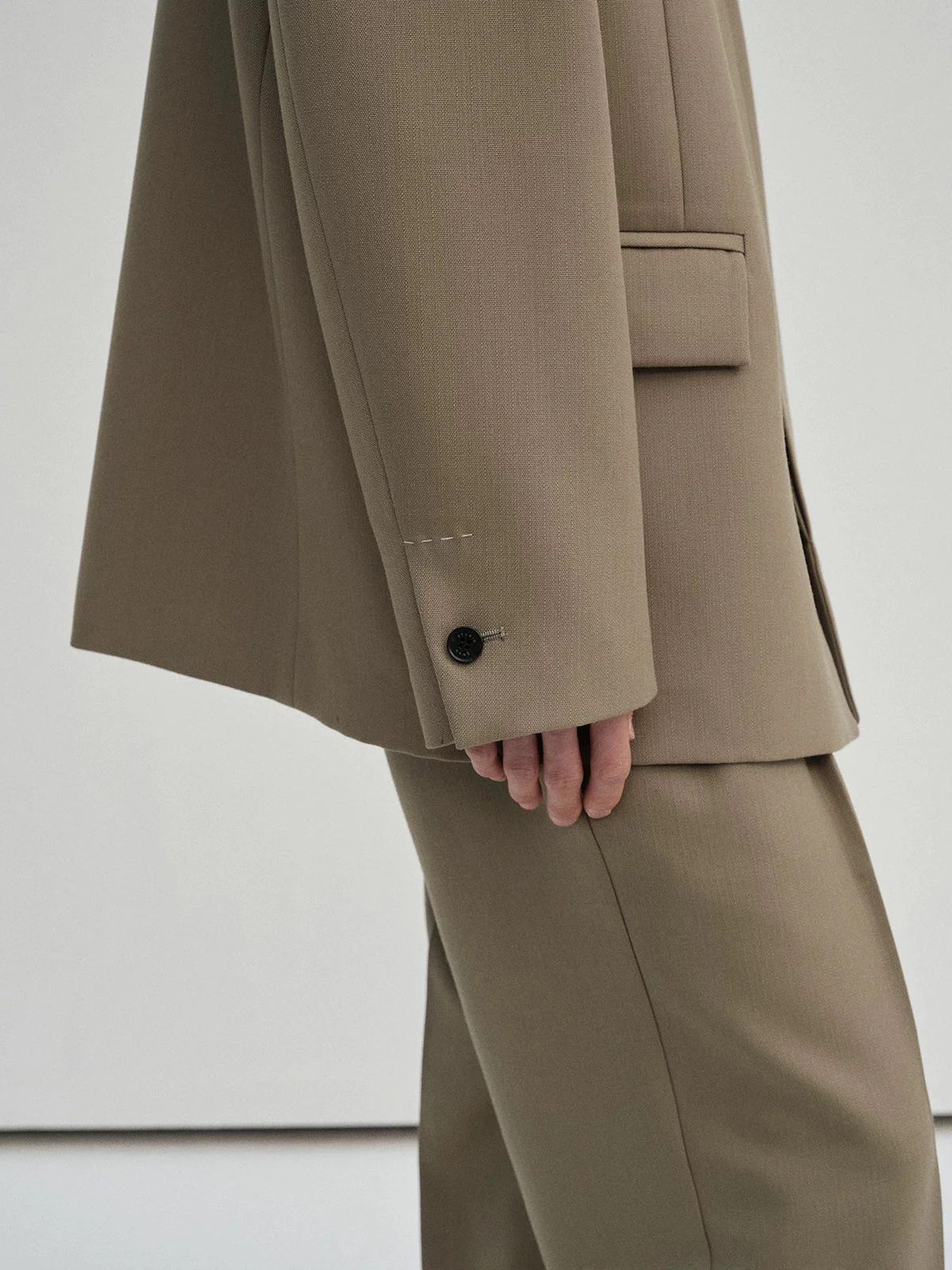 Collarless Merino Wool Blazer - Image 4