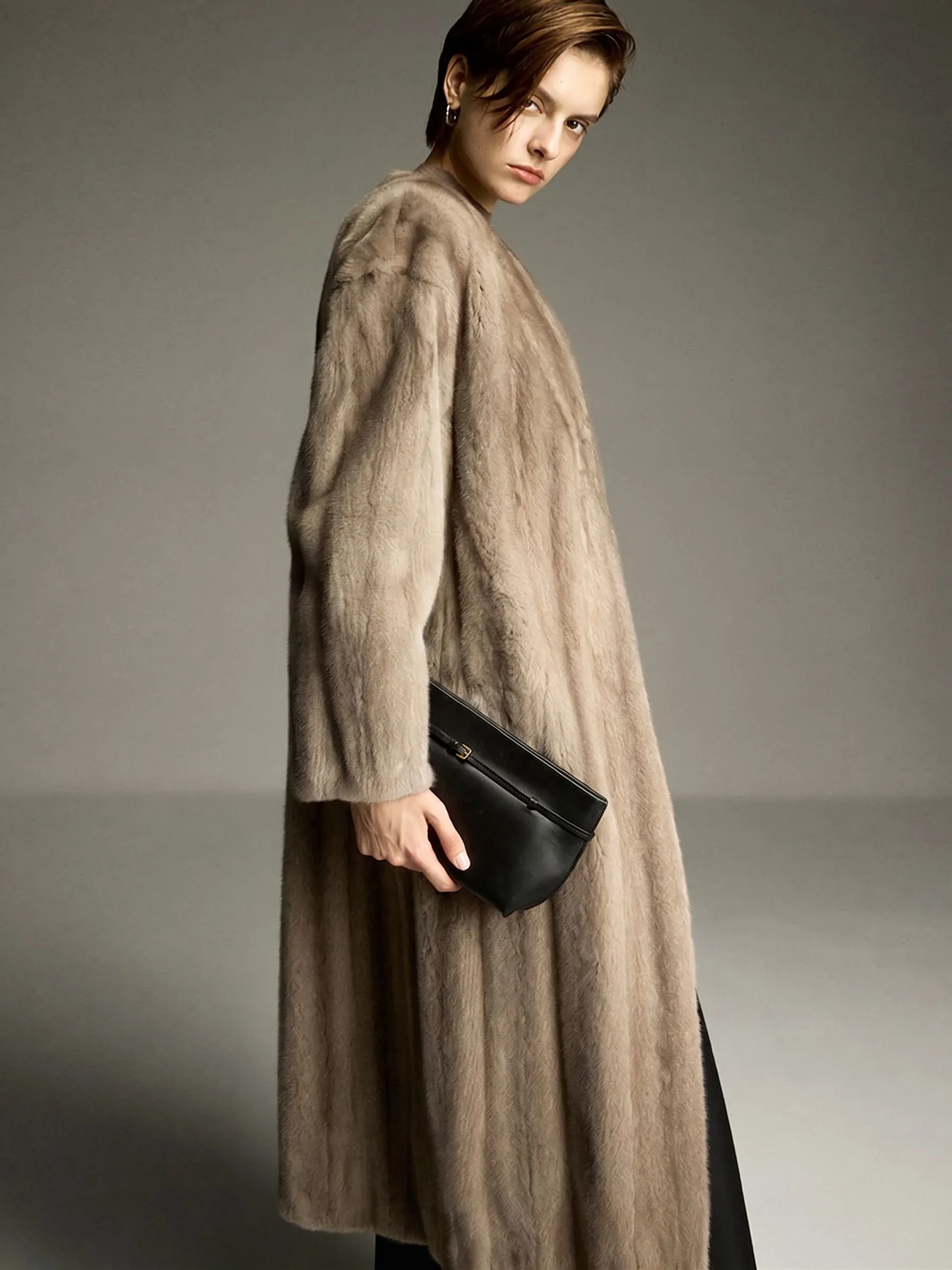 Collarless Mink Coat - Image 10