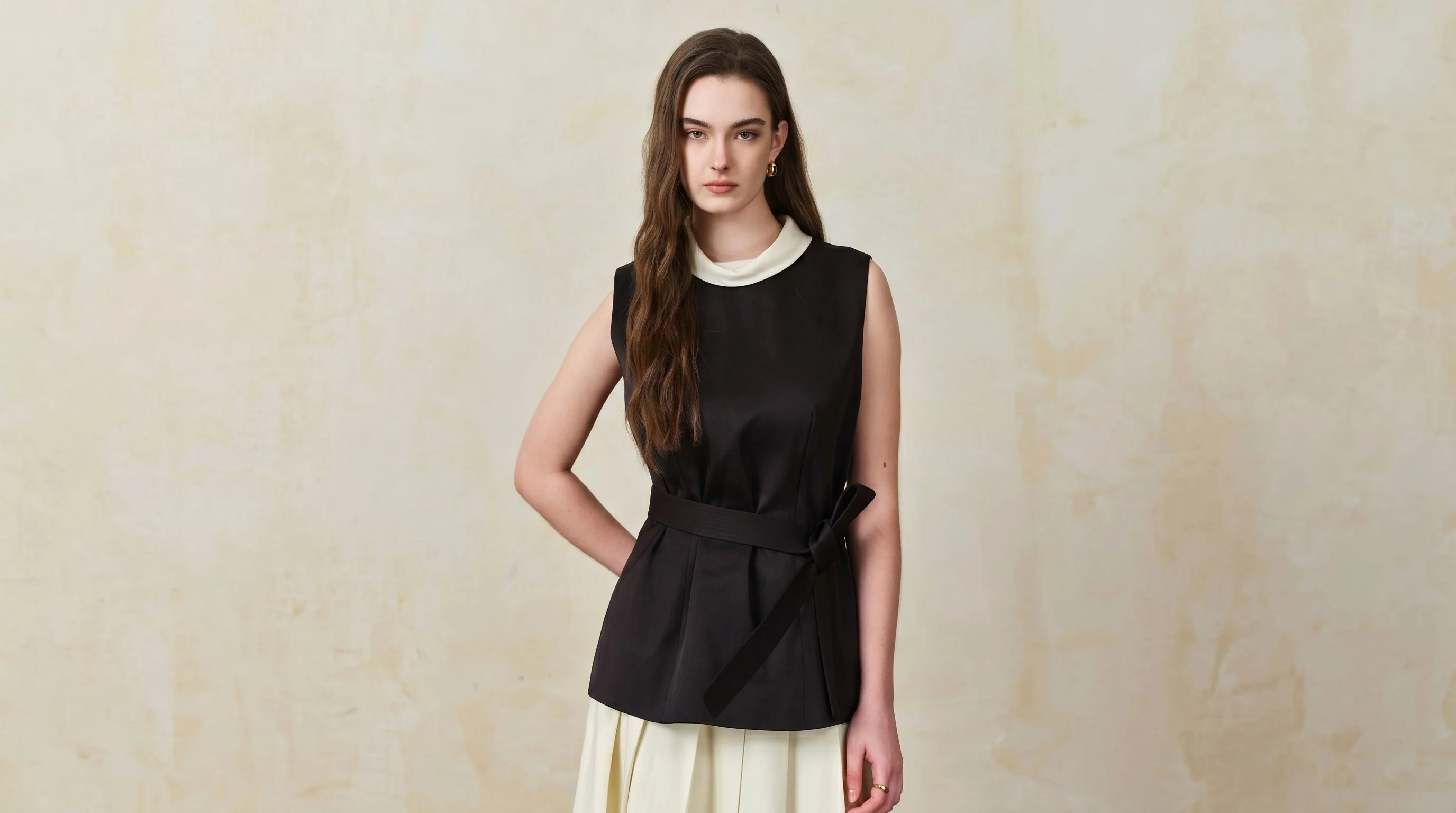 Contrast Collar Belted Top - Image 6