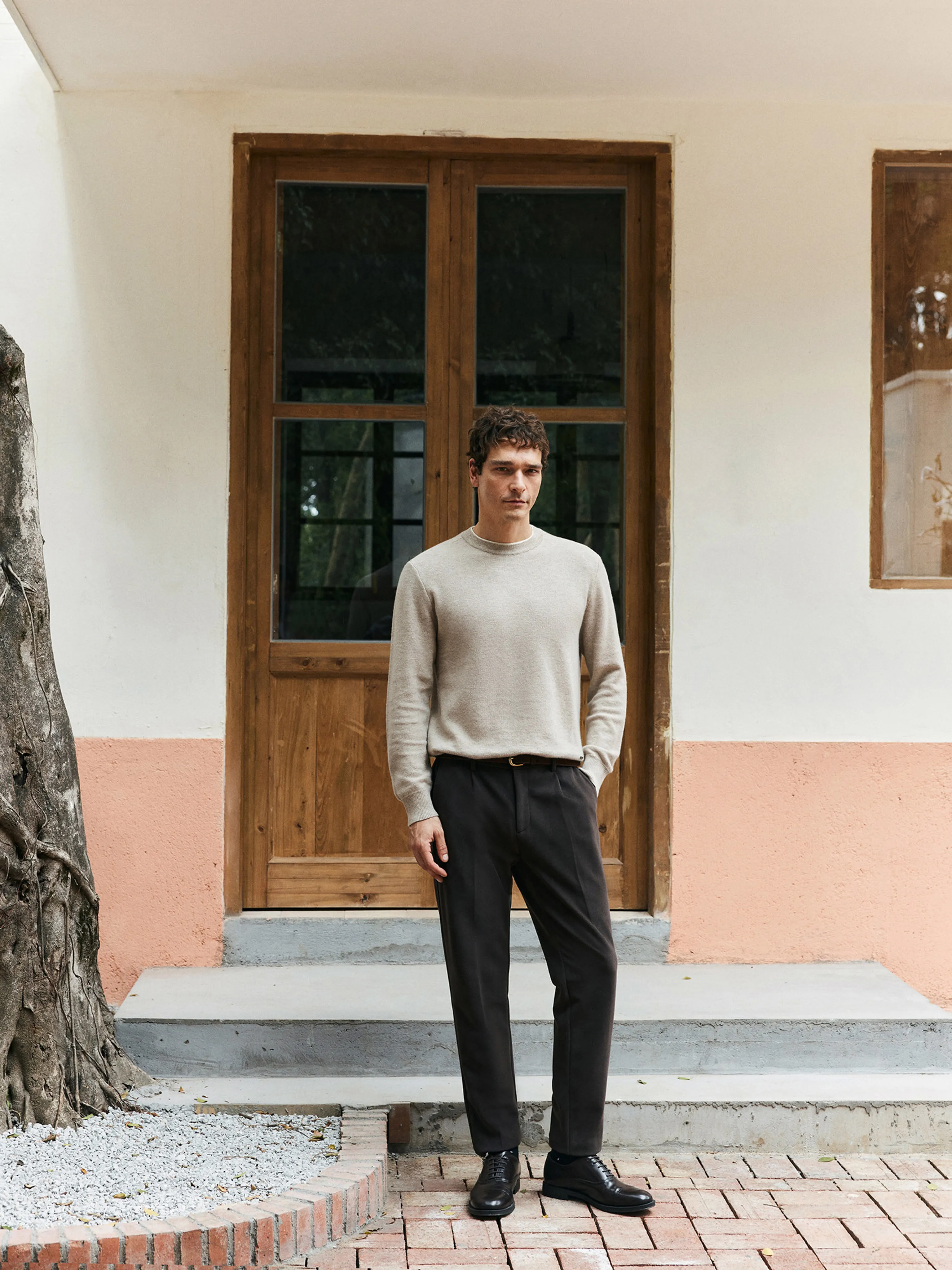 Contrast Collar Cashmere Crewneck - Image 5