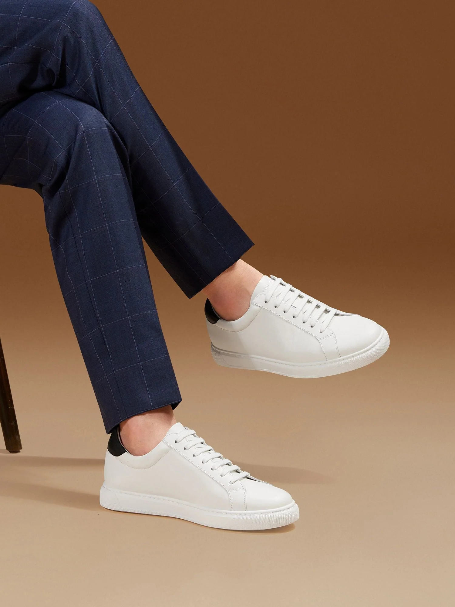Contrast Heel Sneakers - Image 3