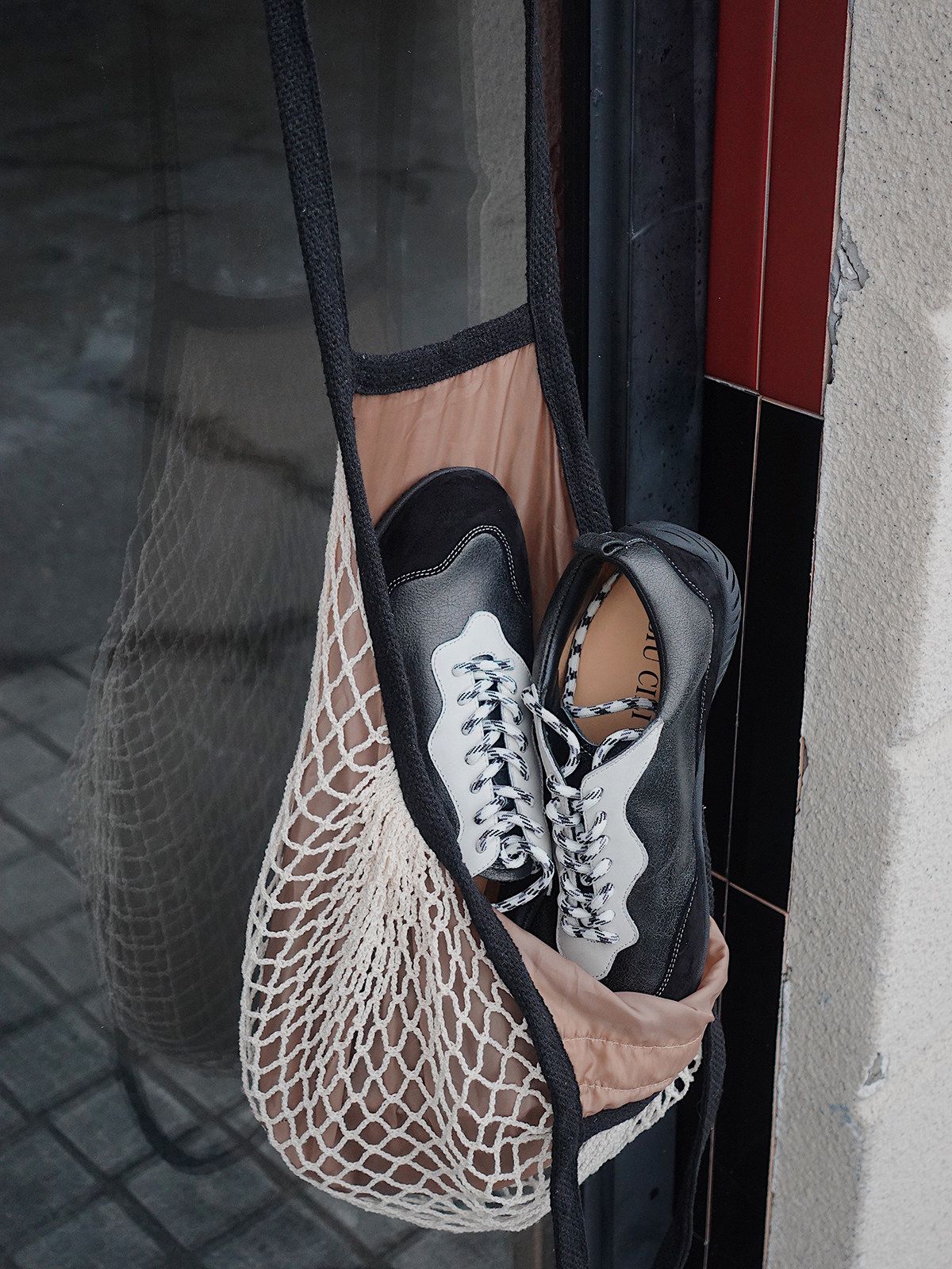 Contrast Lace Sneakers - Image 7