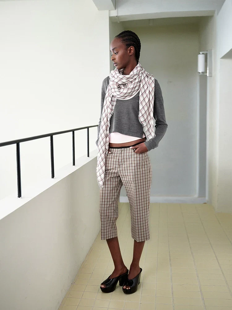 Contrast Waist Plaid Capri Pants - Image 3