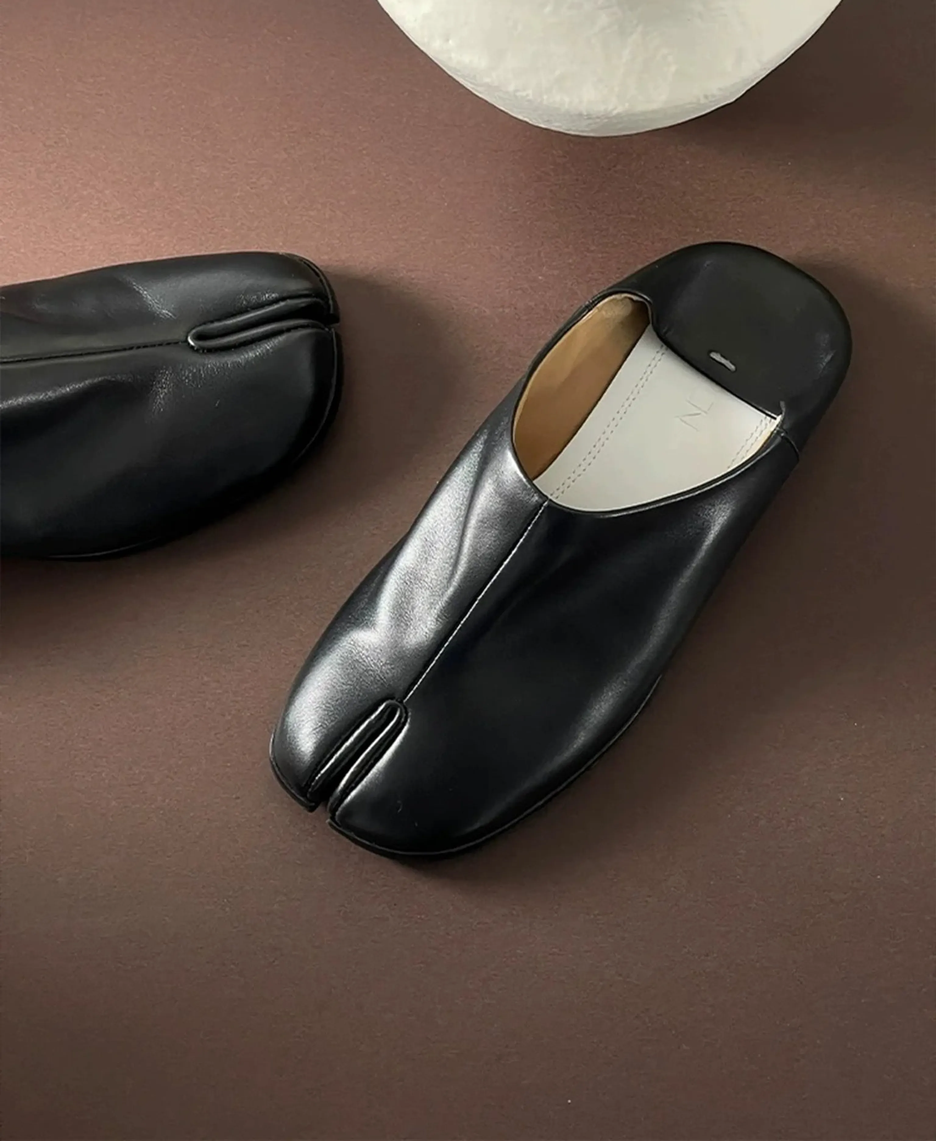 Convertible Leather Tabi Flats