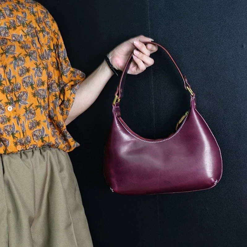 Crescent Leather Shoulder Bag - Image 2