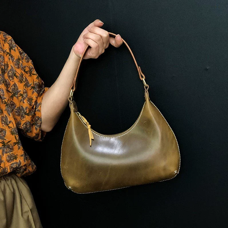 Crescent Leather Shoulder Bag - Image 4