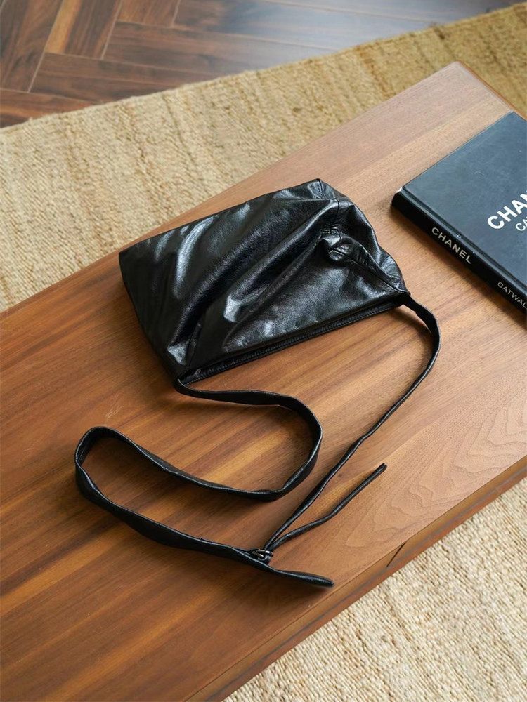 Crinkled Leather Shoulder Bag - Image 3