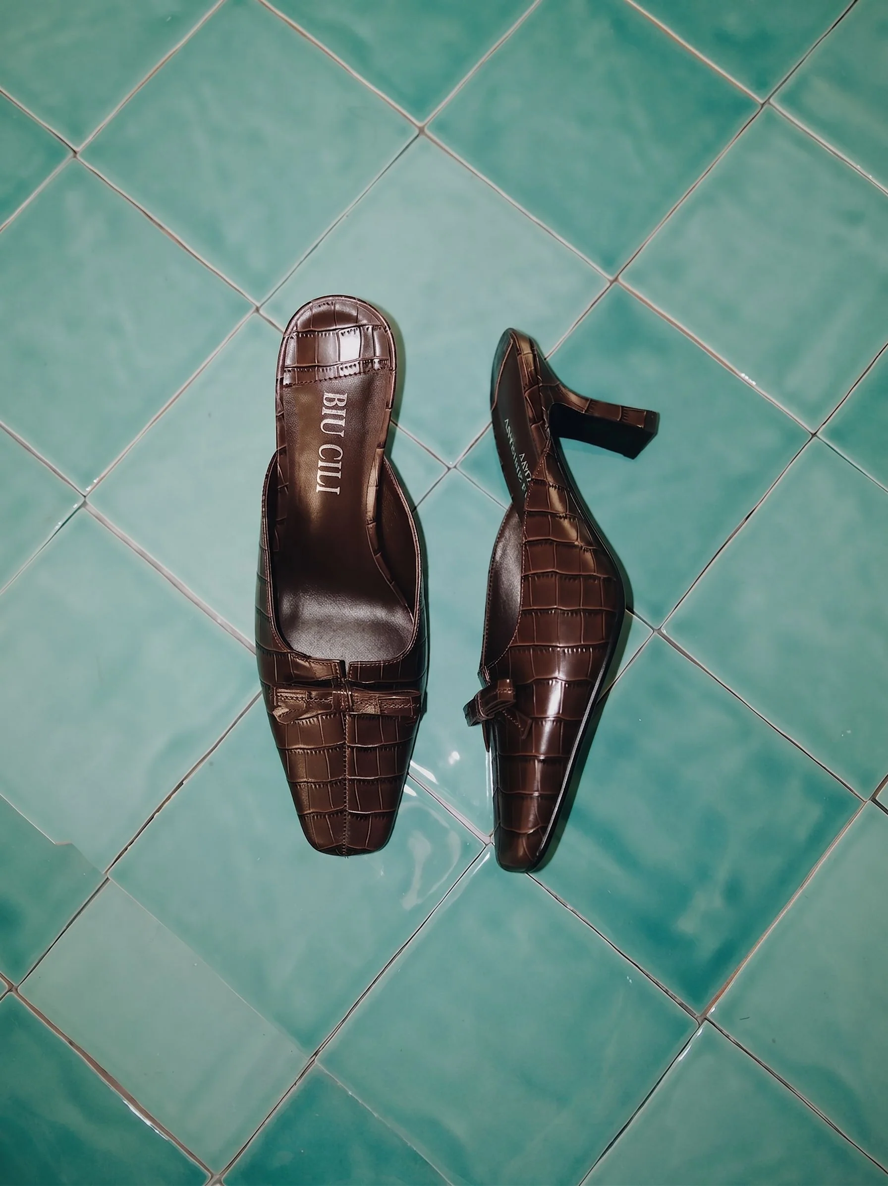 Croc Bow Mules - Image 3