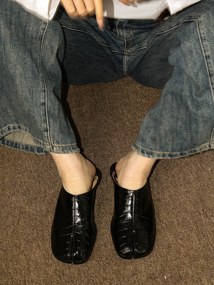 Croc-Embossed Tabi Loafers - Image 3