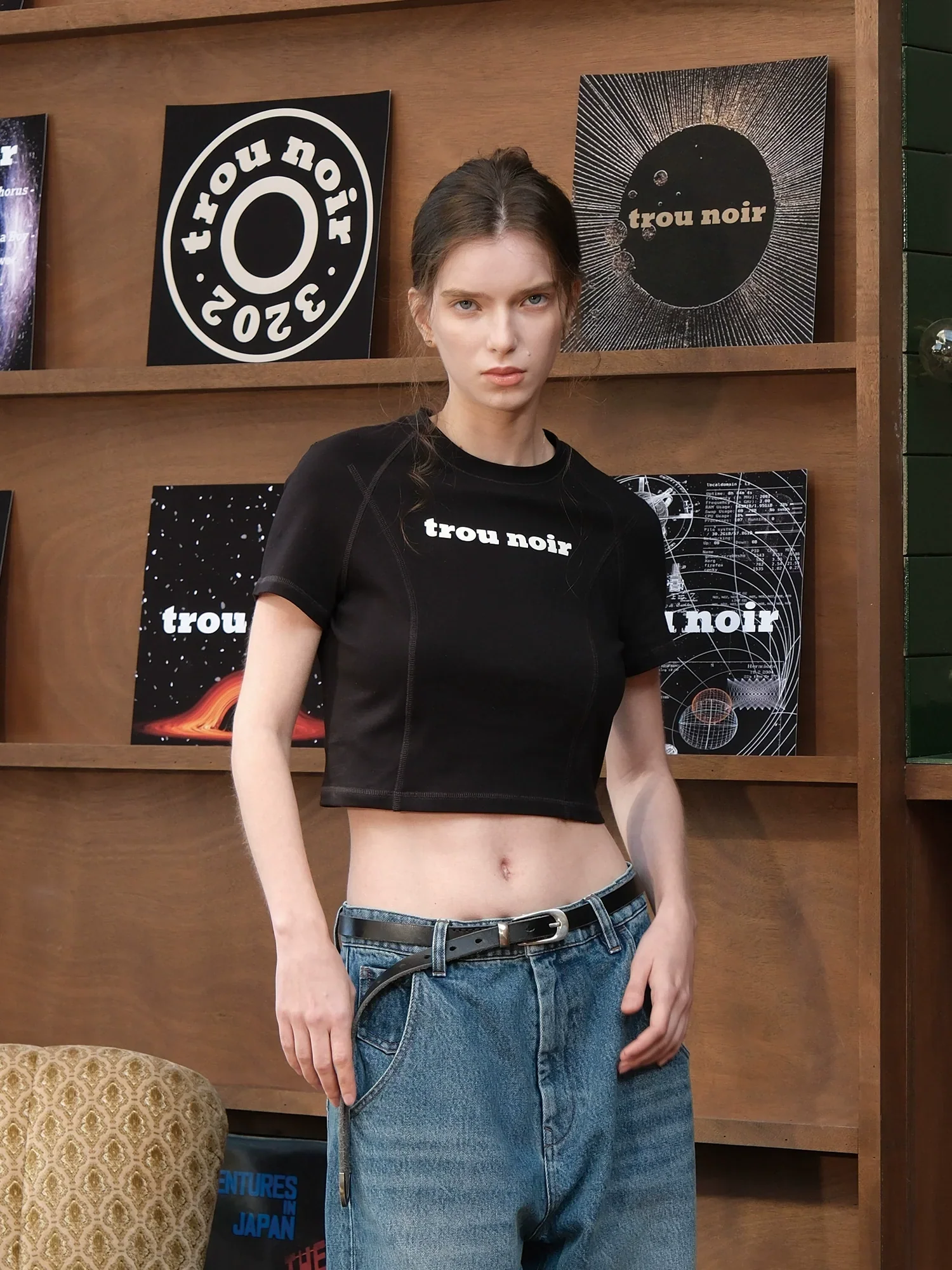 Cropped Trou Noir Tee - Image 5