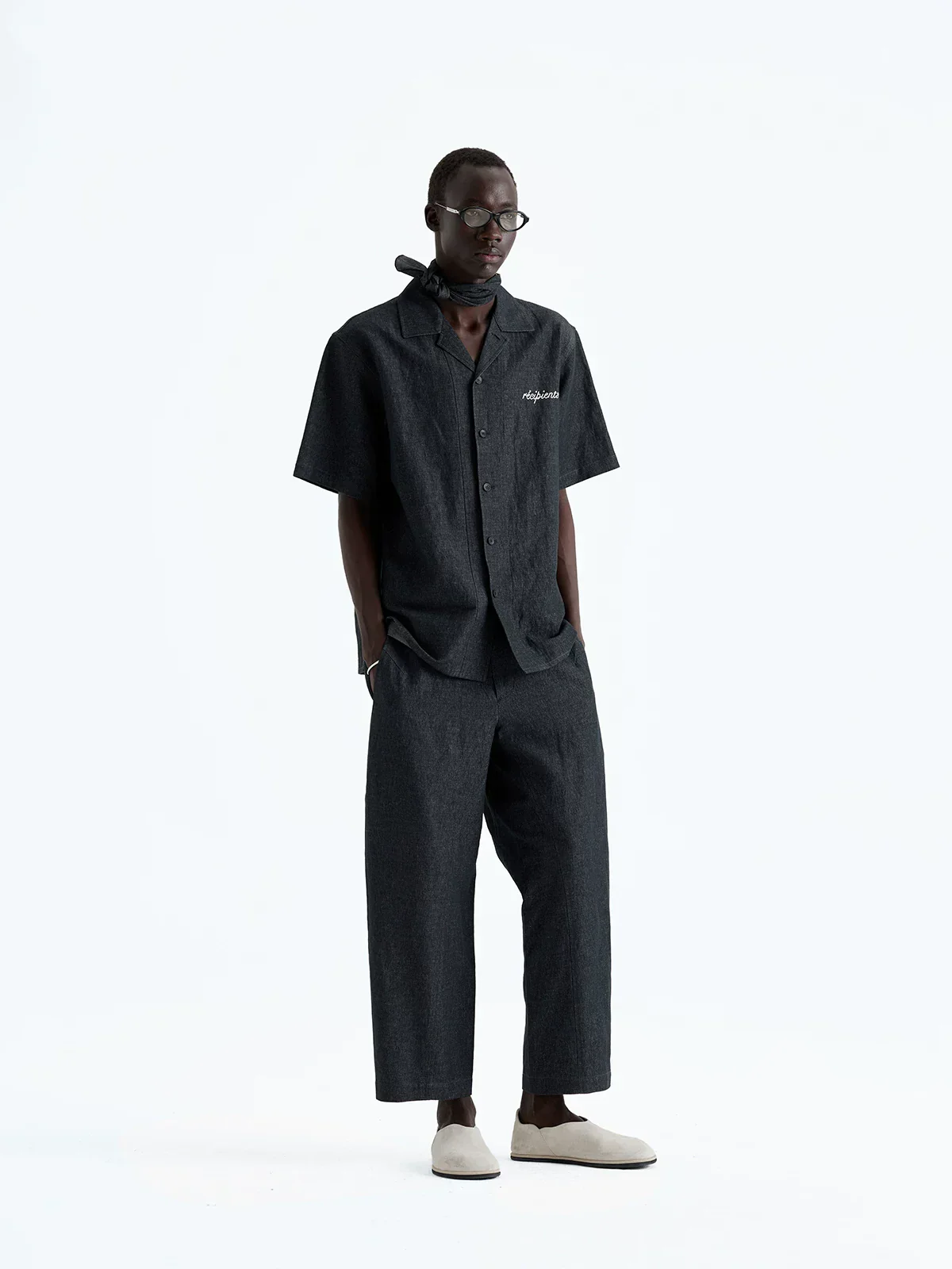 Curved Cut Hemp-Cotton Denim Cropped Pants