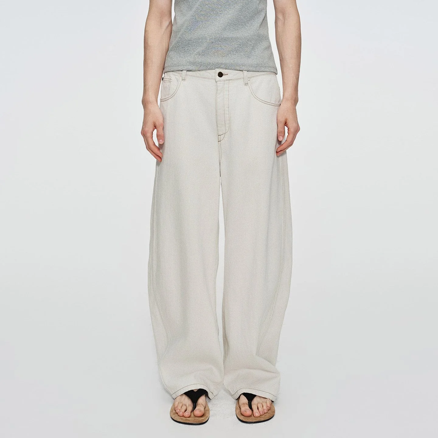 Curved Wide-Leg Jeans - Image 3
