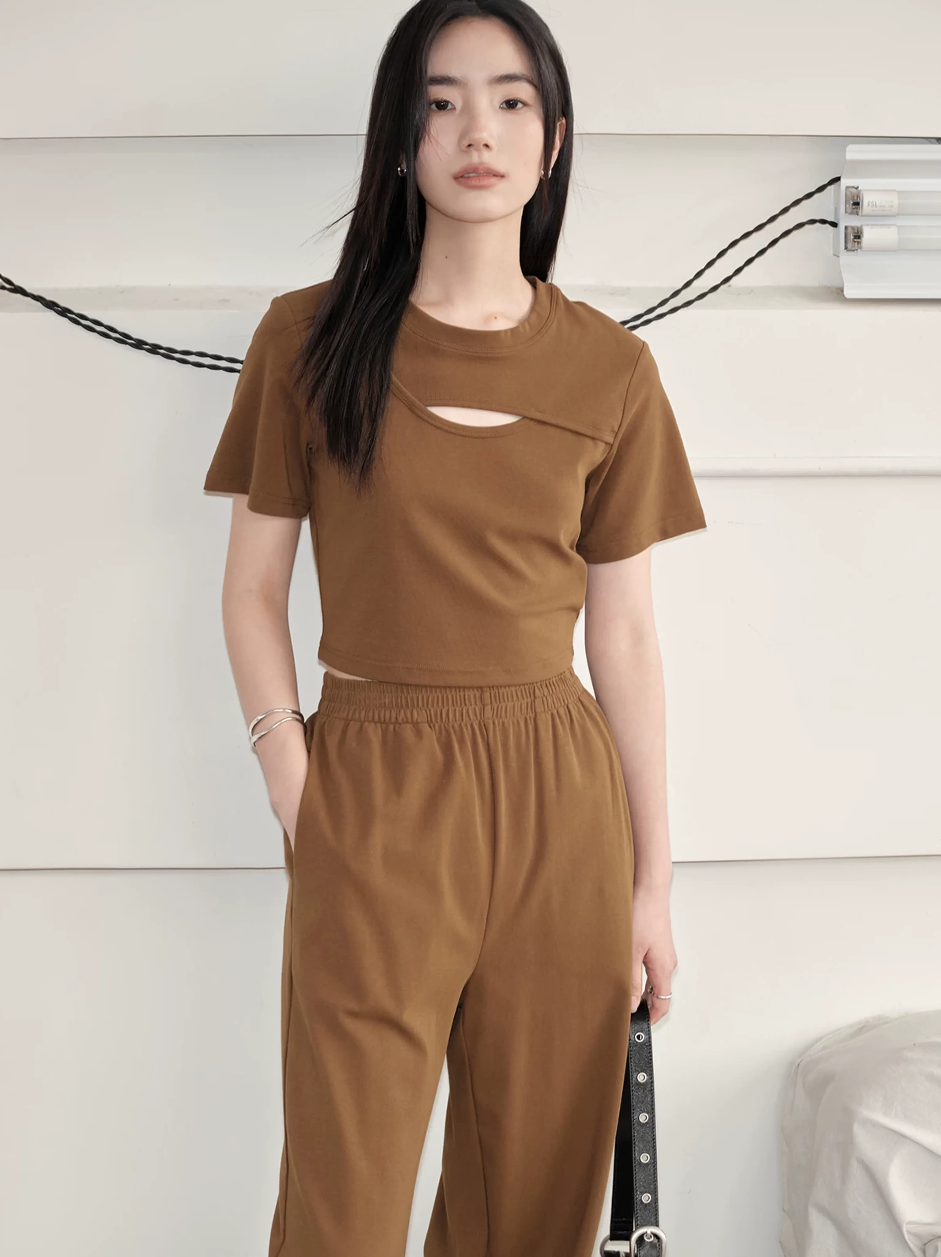 Cut-Out Crop Top & Wide-Leg Pants Set - Image 3