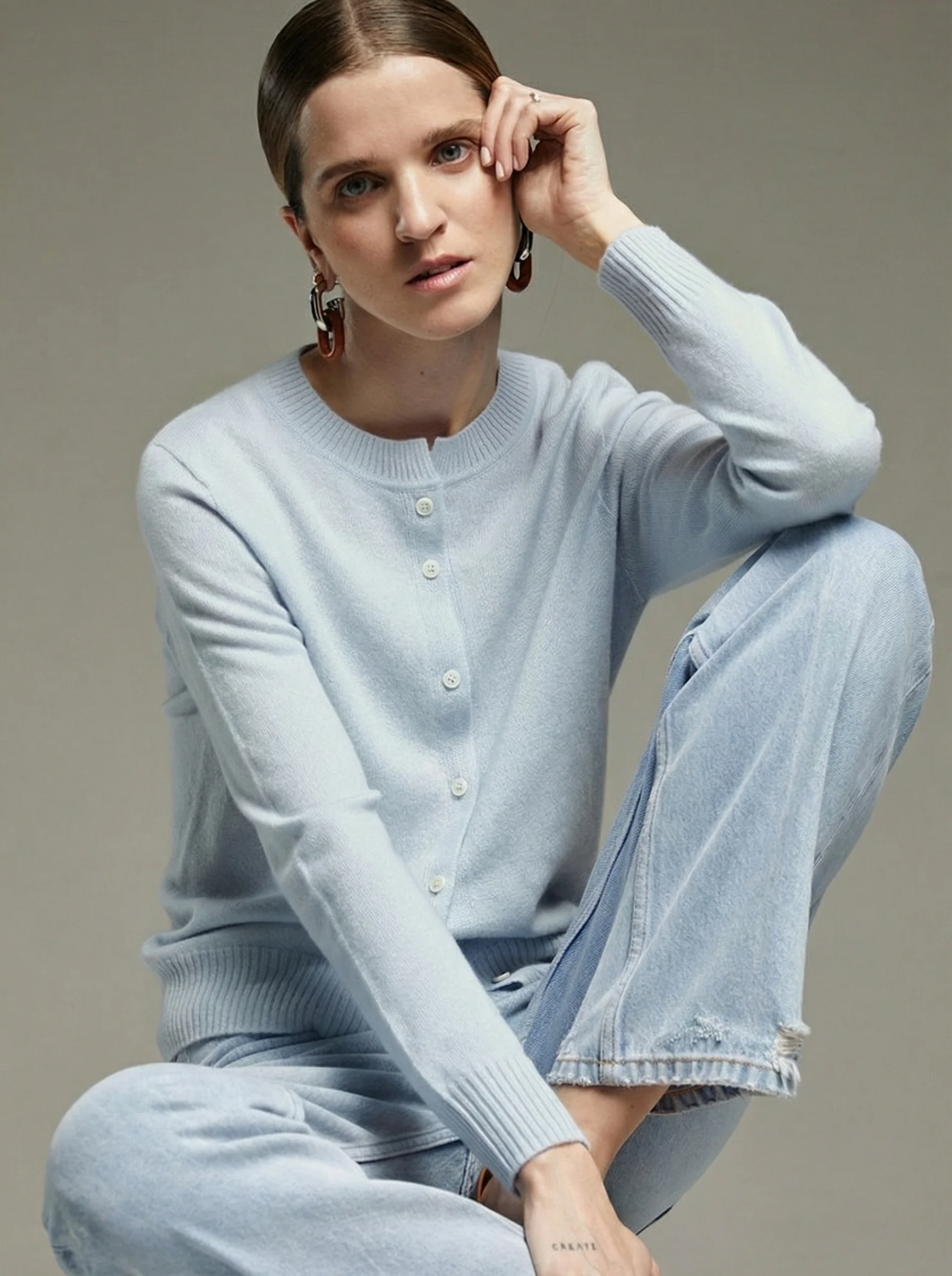 Daisy Pure Cashmere Seamless Crewneck Cardigan - Image 2