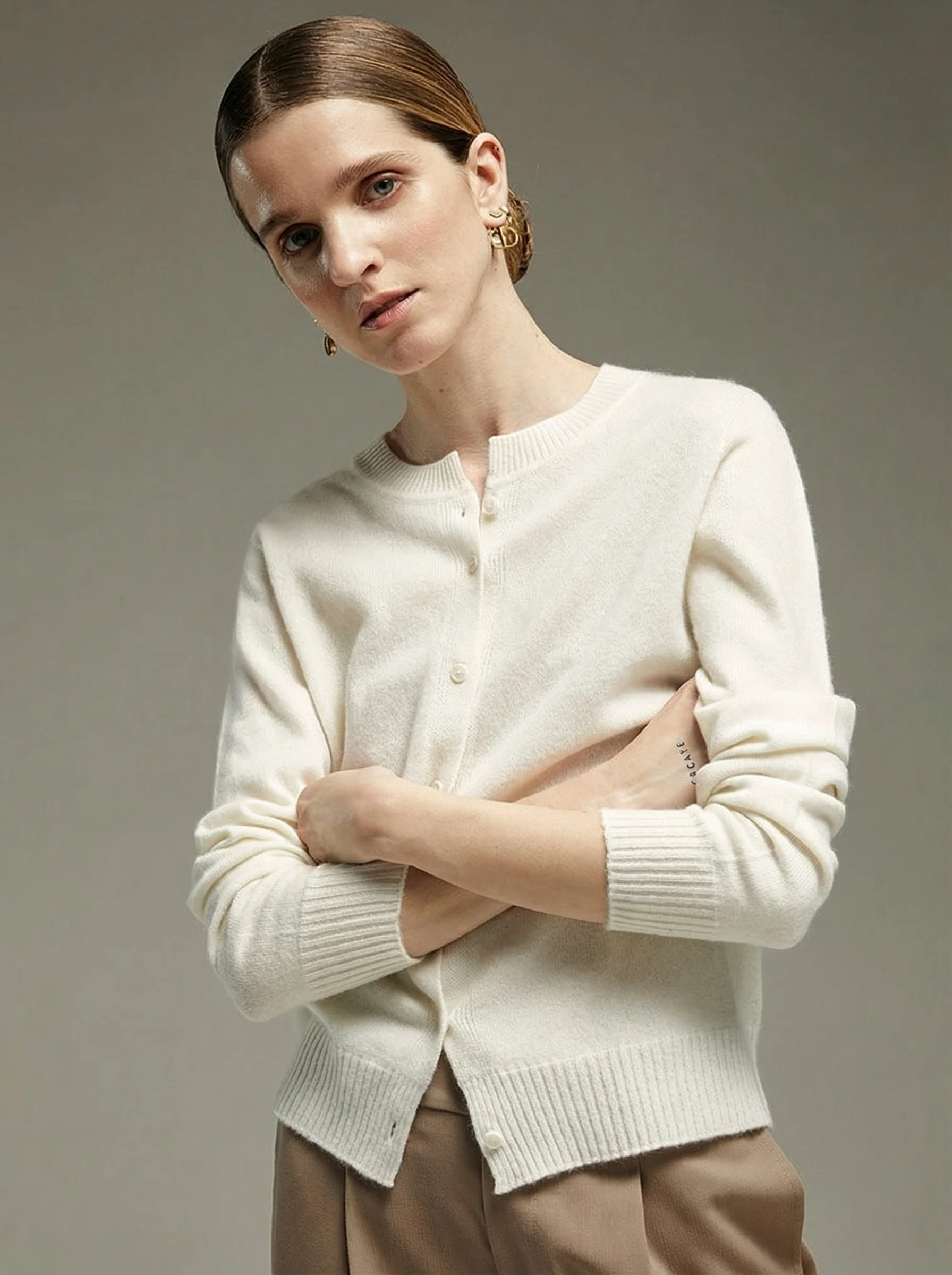 Daisy Pure Cashmere Seamless Crewneck Cardigan - Image 4
