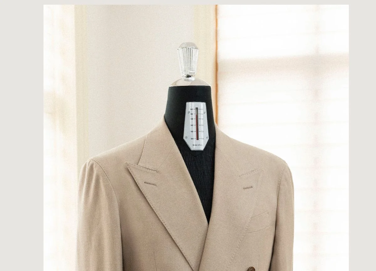 Double-Breasted Beige Suit - Image 9