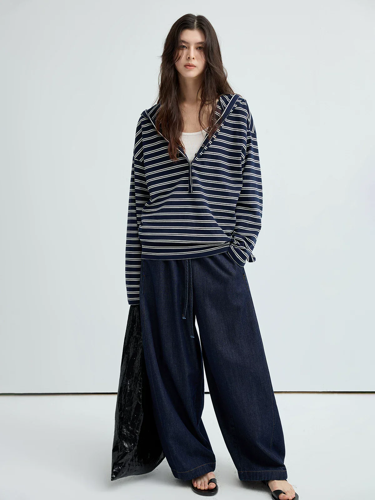 Drawstring Wide-Leg Jeans - Image 4
