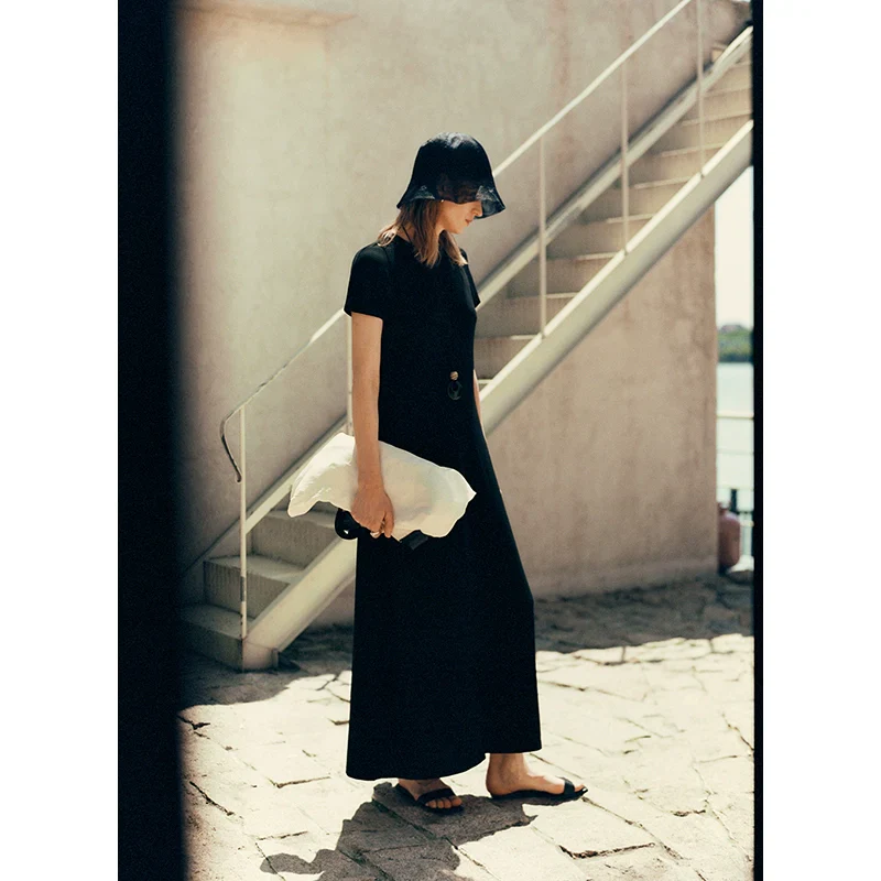 Elegant Black Short-Sleeve Dress - Image 2