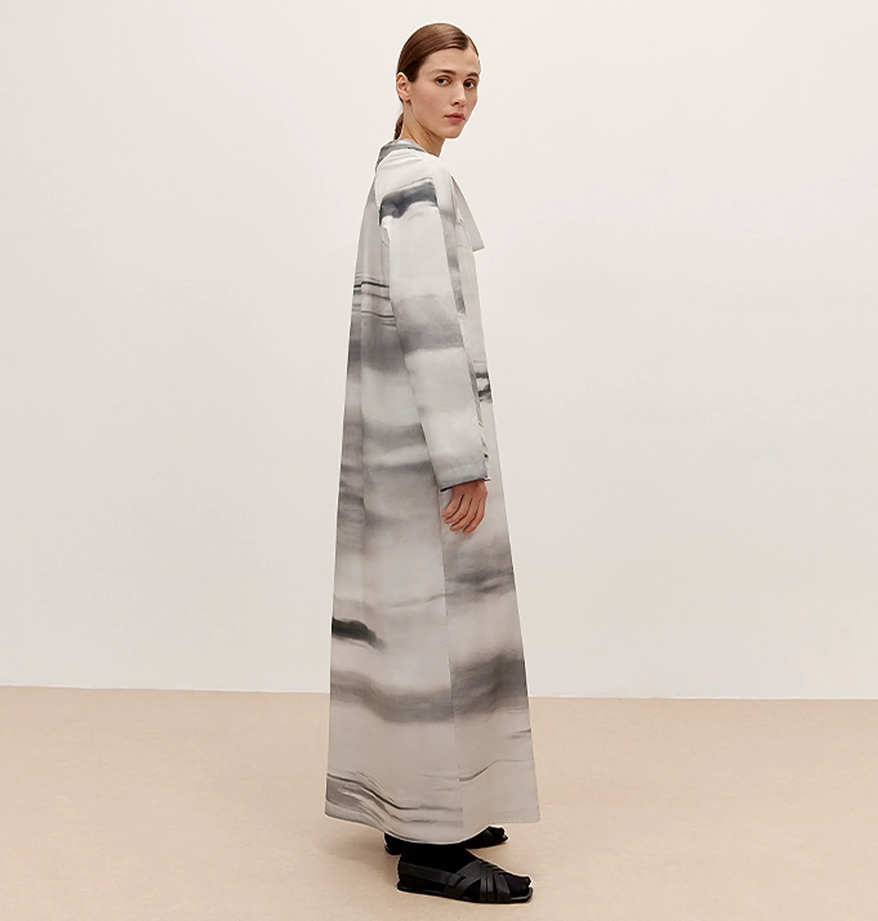 Elegant Cocoon V-neck Dress - Image 4