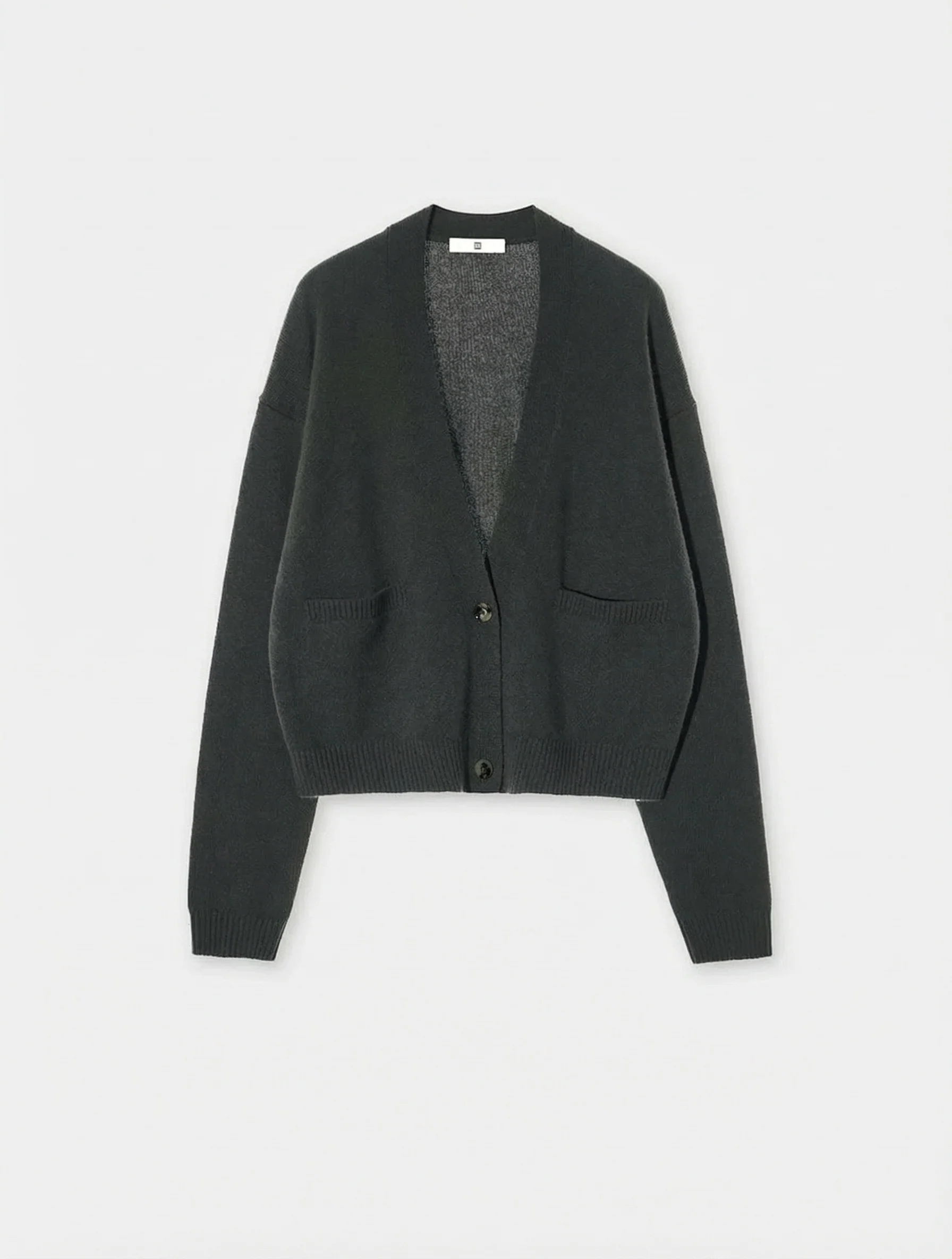 Elegant Knitwear Collection - Image 11